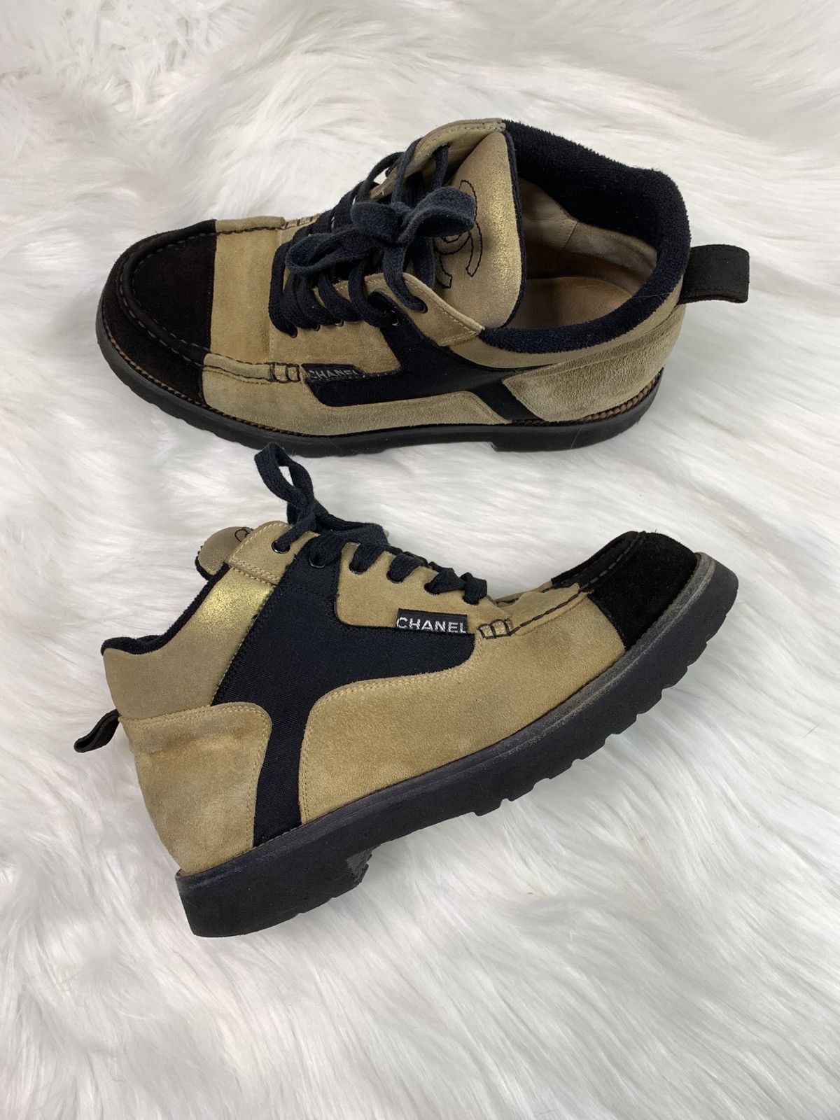 Chanel Vintage CC Logo Suede Hiking Boots 37/38 Size