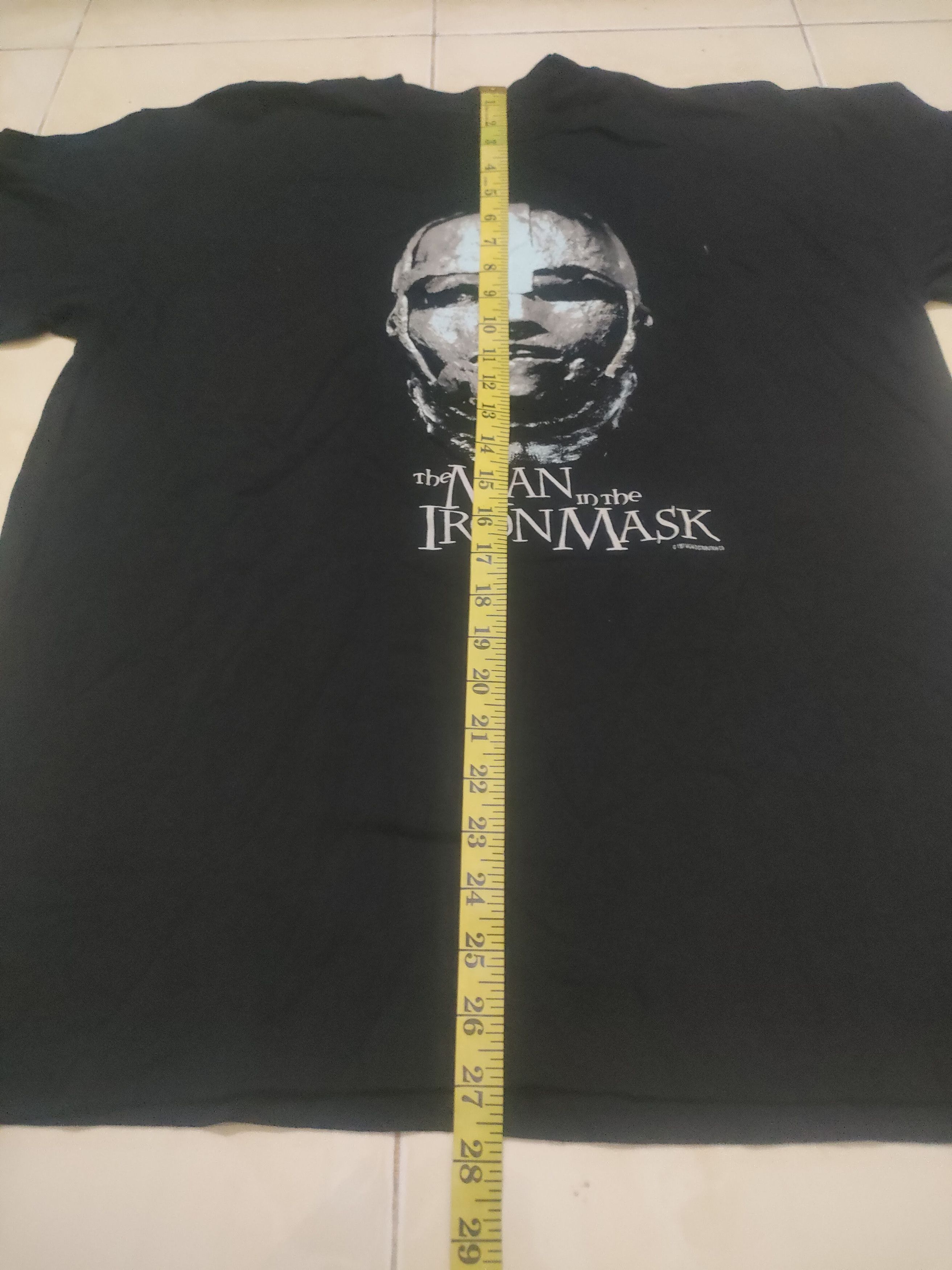 Vintage Vintage The Man in The Iron Mask Movie T-Shirt Size US L / EU 52-54 / 3 - 6 Thumbnail
