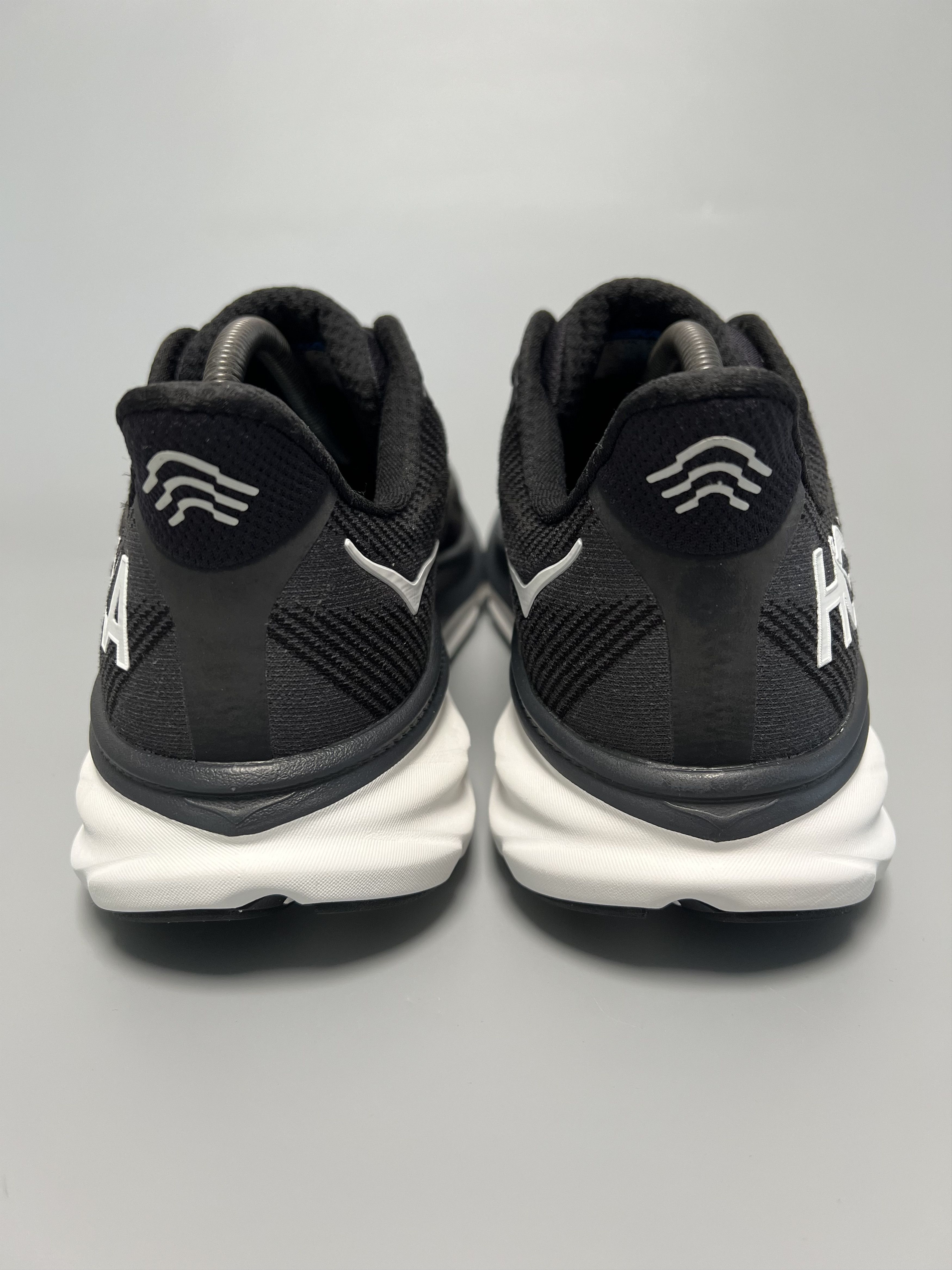 Hoka 11.5D Hoka One One Clifton 9 Running Shoes 1127895-BWHT Size US 11.5 / EU 44-45 - 3 Thumbnail