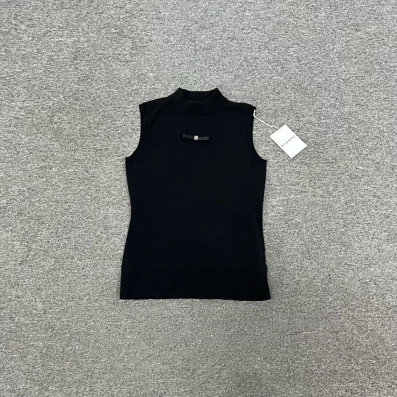 Givenchy Givenchy Butterfly Butterfly 4G Knitted Vest| Size M / US 6-8 / IT 42-44 - 1 Thumbnail