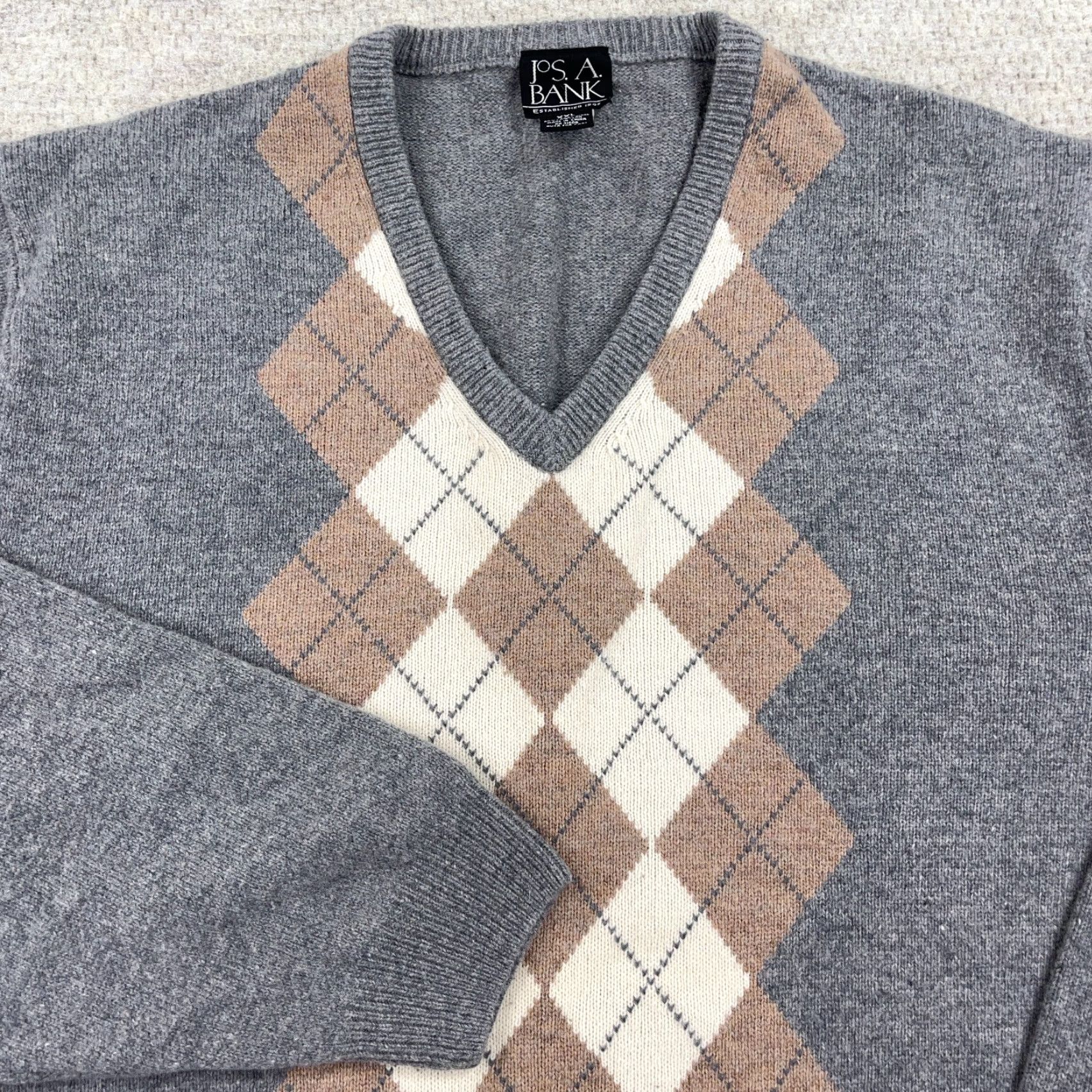 Jos. A. Bank Jos A Bank Sweater Men 2XL XXL Gray Lambs Wool V Neck Pullover Grandpa Diamond Size US XXL / EU 58 / 5 - 2 Thumbnail