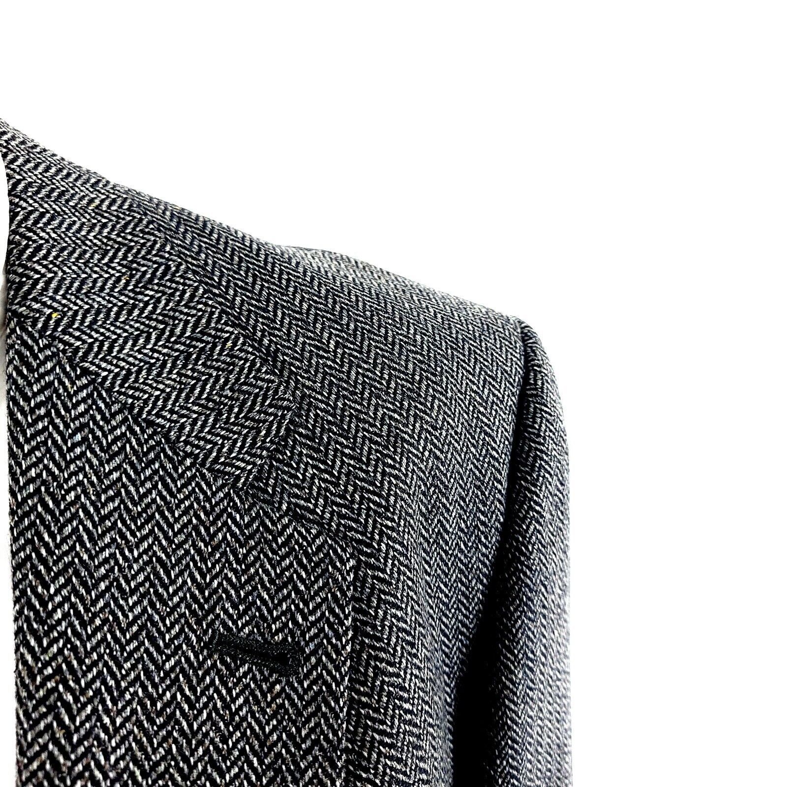 Hart Schaffner Marx Hart Schaffner Marx Tweed Wool 2 Button Sport Coat 44R Gray Size 44R - 2 Thumbnail