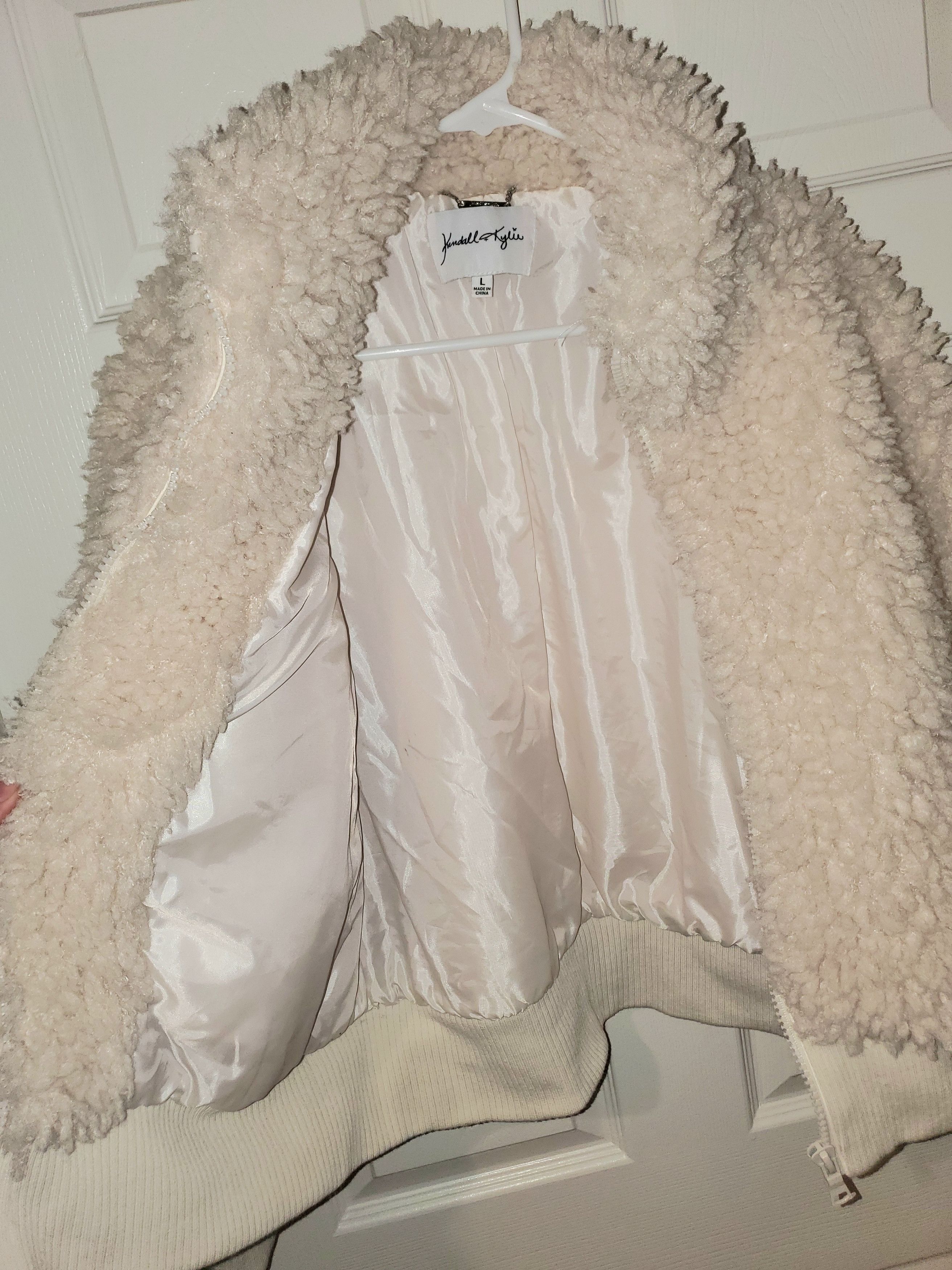Kendall And Kylie Kendall & Kylie Y2K cream colored zip up sherpa teddy coat Size L / US 10 / IT 46 - 2 Thumbnail
