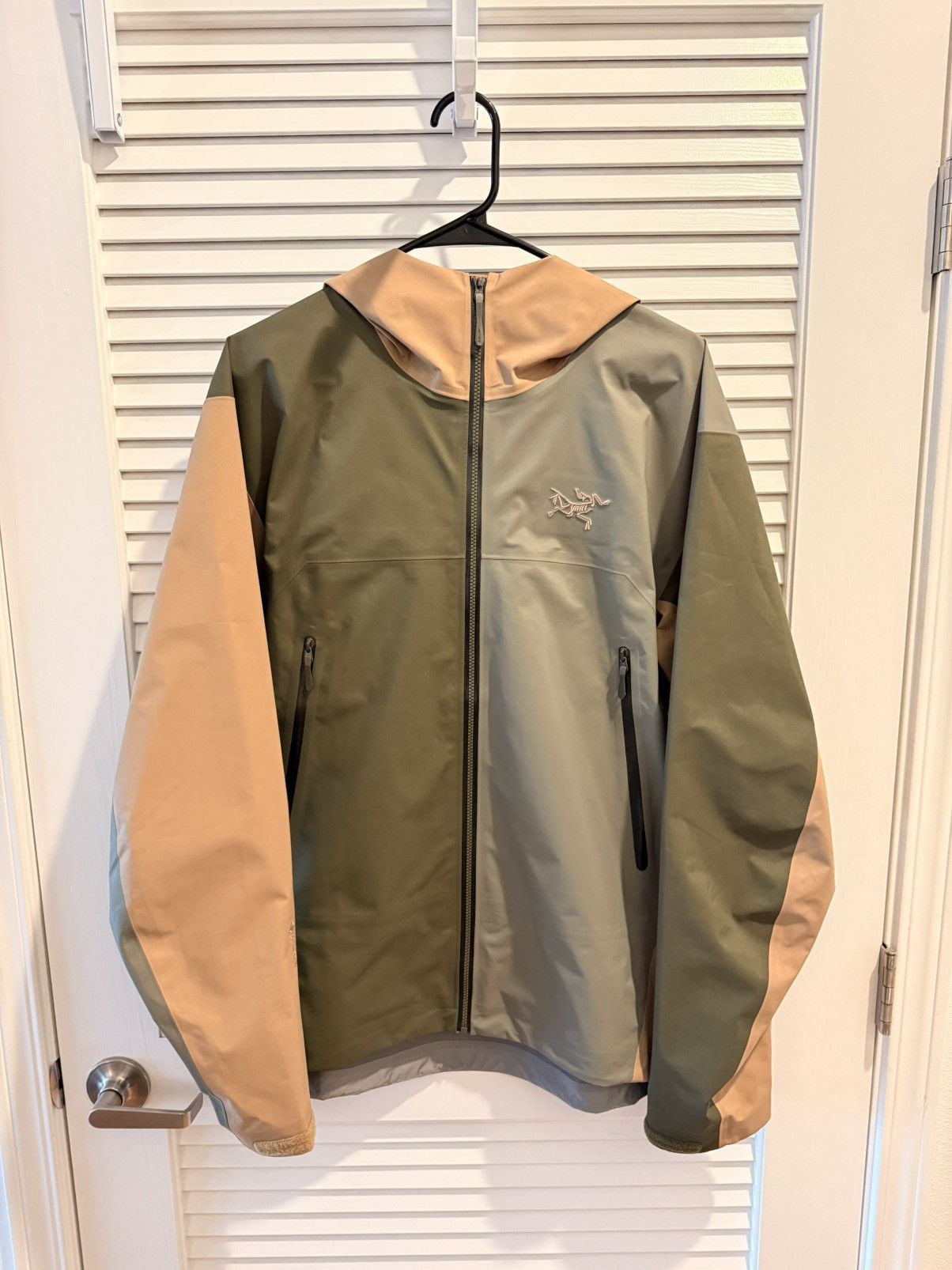 Arc'teryx Arc'Teryx Beta Jacket Mens Forgage/Tatsu/Canvas | Grailed