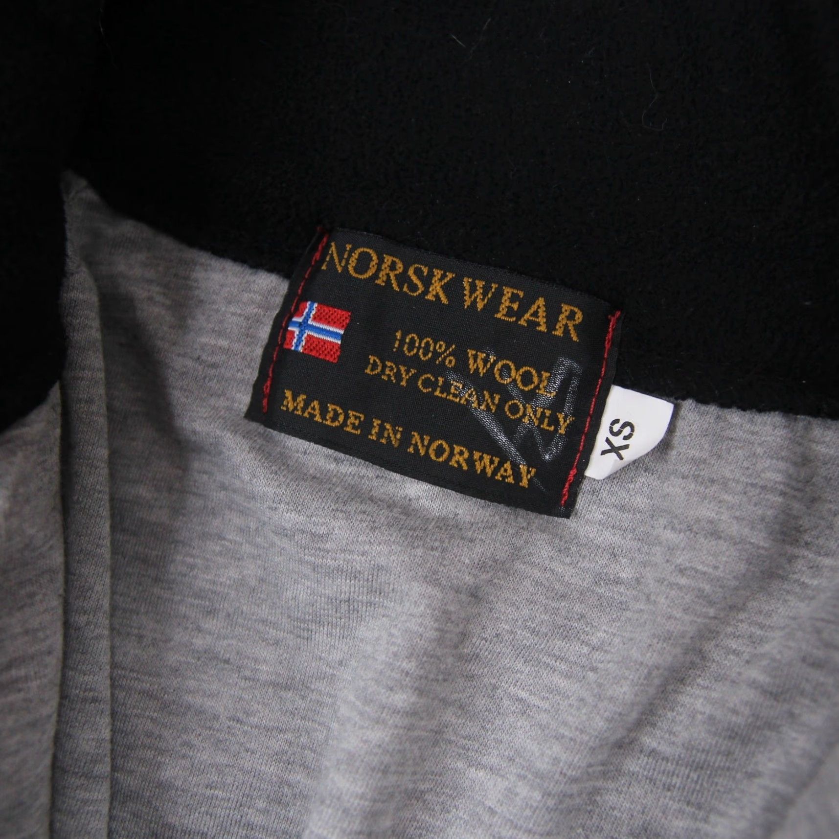 Vintage VINTAGE Norsk Wear Mens Small Nordic Wool Sweater Red S Full Zip Wool Sweater Mens Red 90s Size US S / EU 44-46 / 1 - 4 Thumbnail