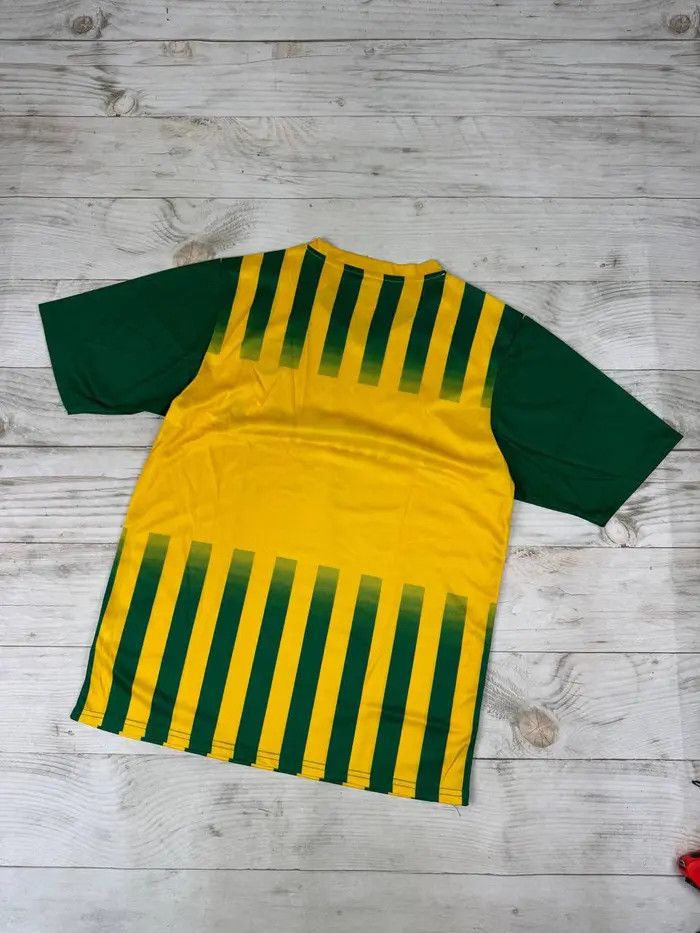 Other Orro Jamaica Football Shirt Soccer Jersey Size US L / EU 52-54 / 3 - 9 Thumbnail