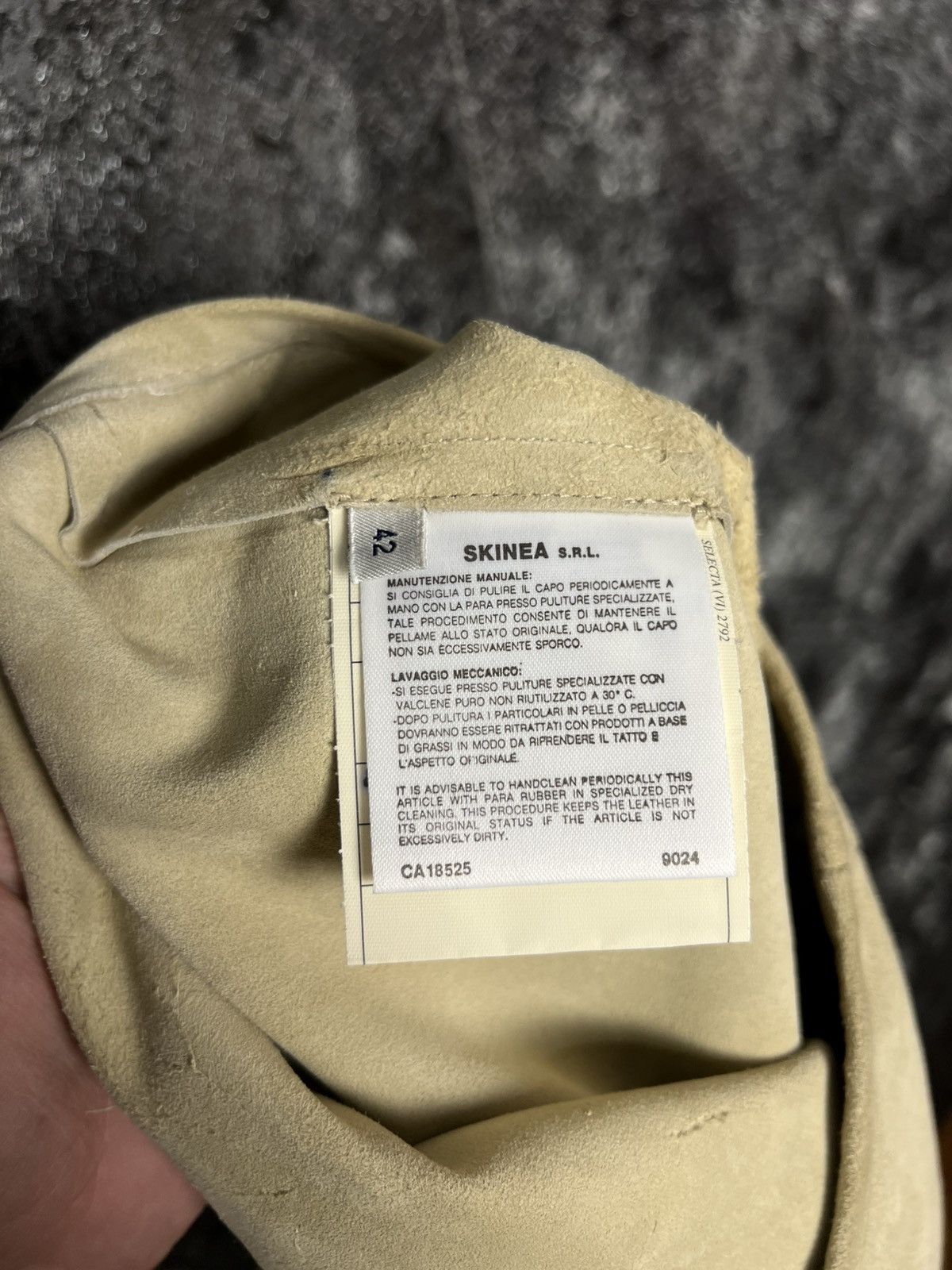 Armani × Emporio Armani × Vintage Vintage Emporio Armani Leather Suede Mini Skirt 90’s Size 42 Size 28" / US 6 / IT 42 - 6 Thumbnail