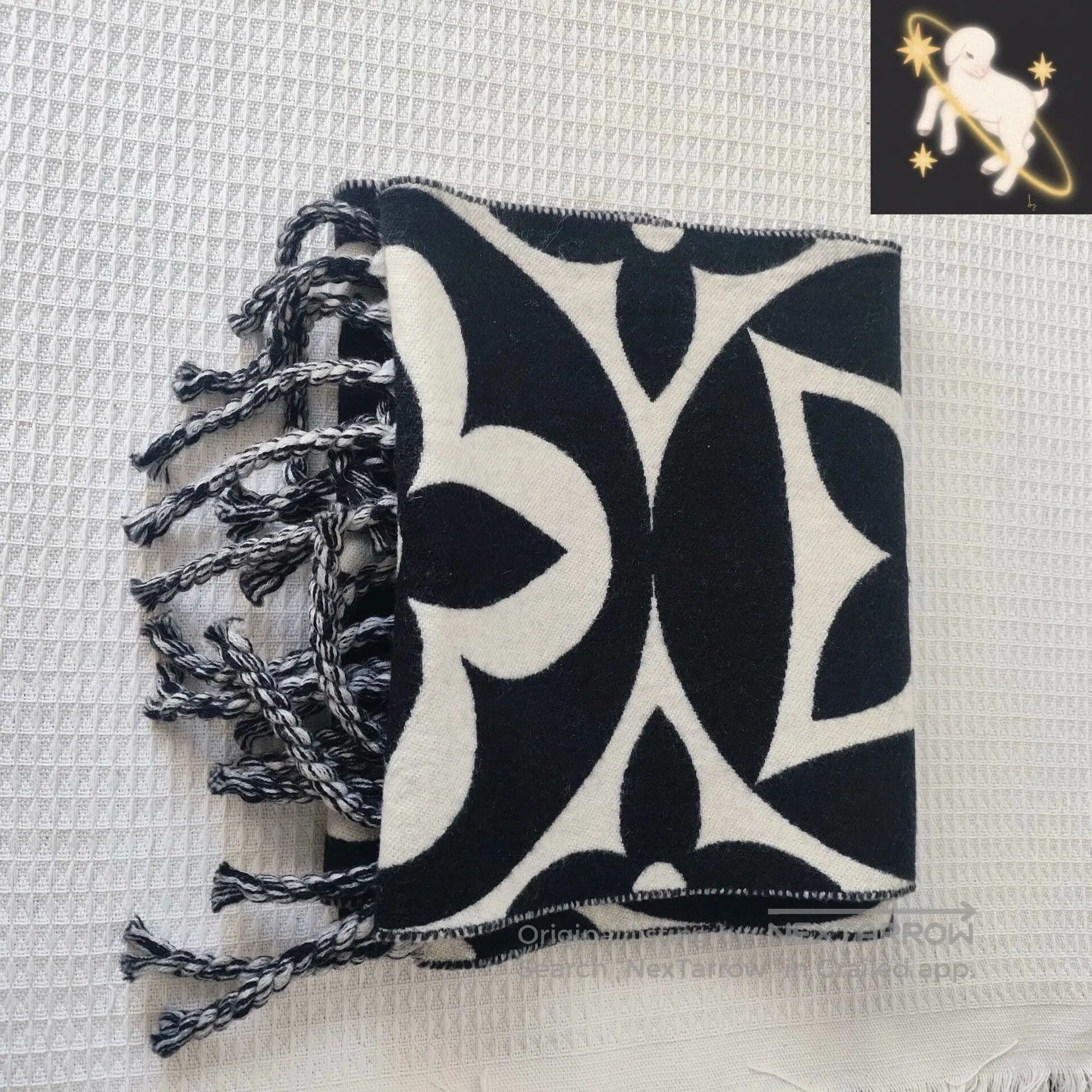 Louis Vuitton Louis Vuitton Monogram Reversible Fringe Scarf. Size ONE SIZE - 1 Thumbnail