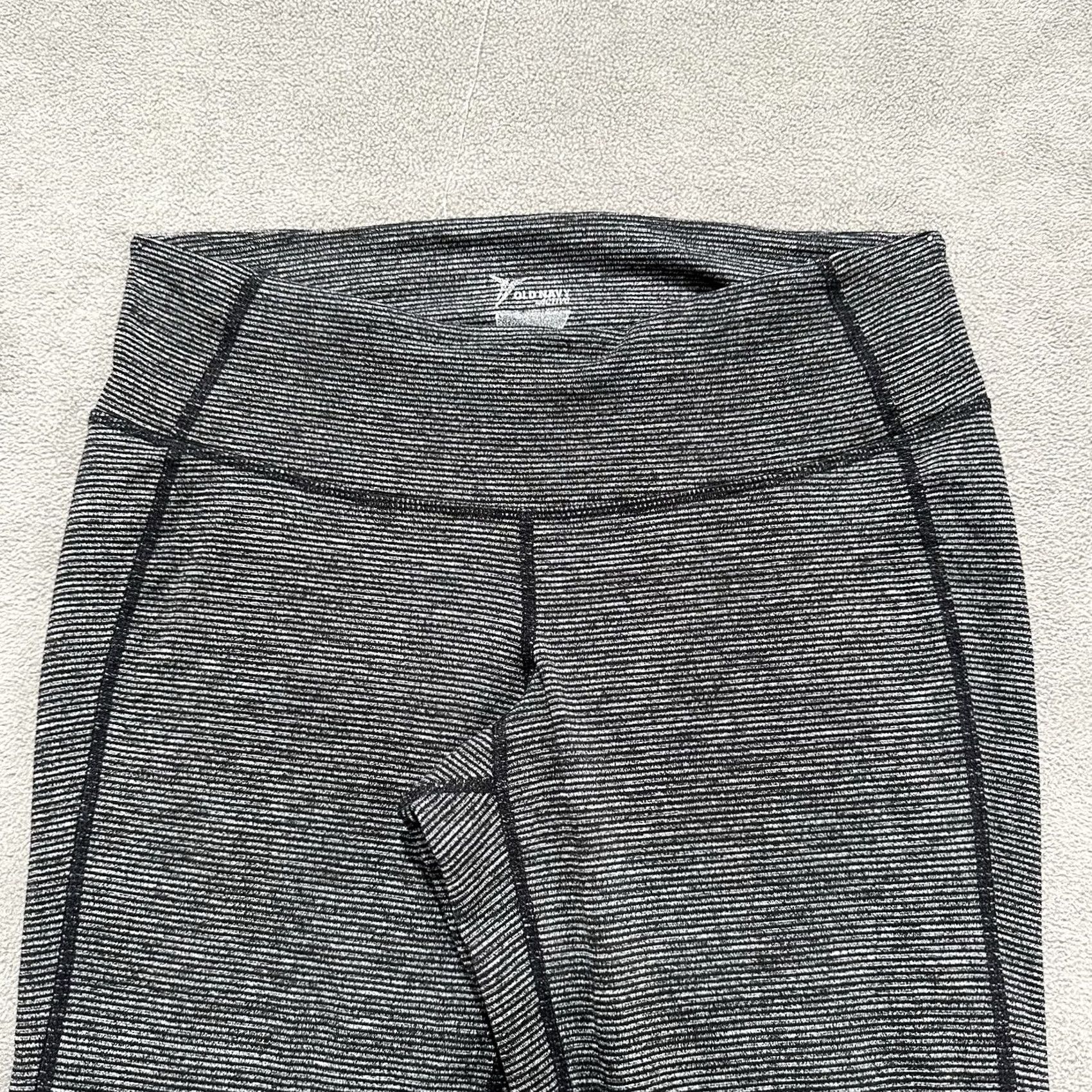 Old Navy Old Navy Leggings Womens Medium Gray Black Striped Go-Dry Stretch GUC Size 32" / US 10 / IT 46 - 3 Thumbnail