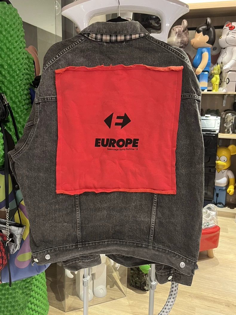 Balenciaga Balenciaga Red Patched Denim Jacket Size 46 Size US S / EU 44-46 / 1 - 1 Thumbnail