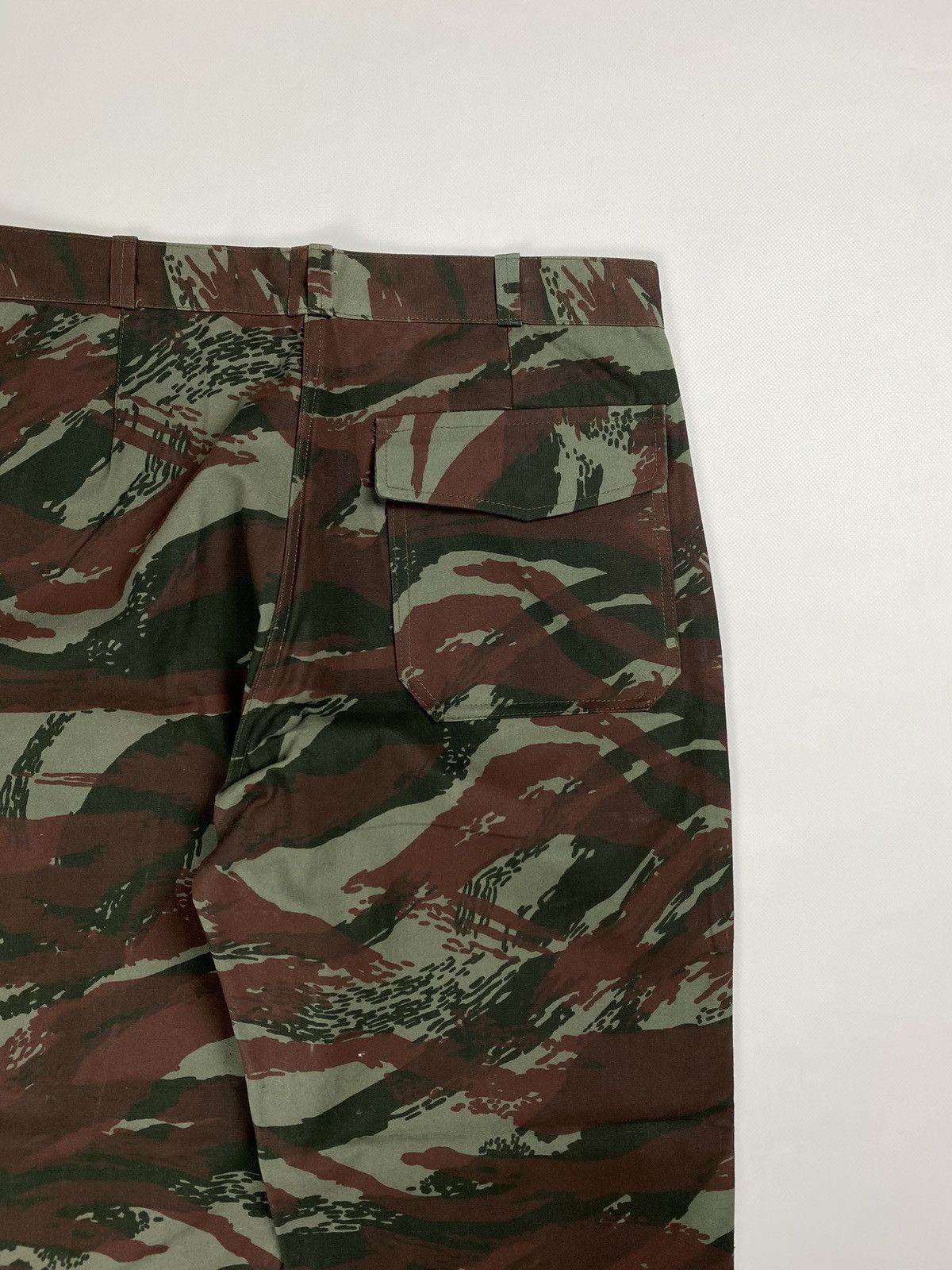 Vintage Vintage men’s Ailee Zipper Camo Hunting Pants Trousers Size US 31 - 23 Thumbnail