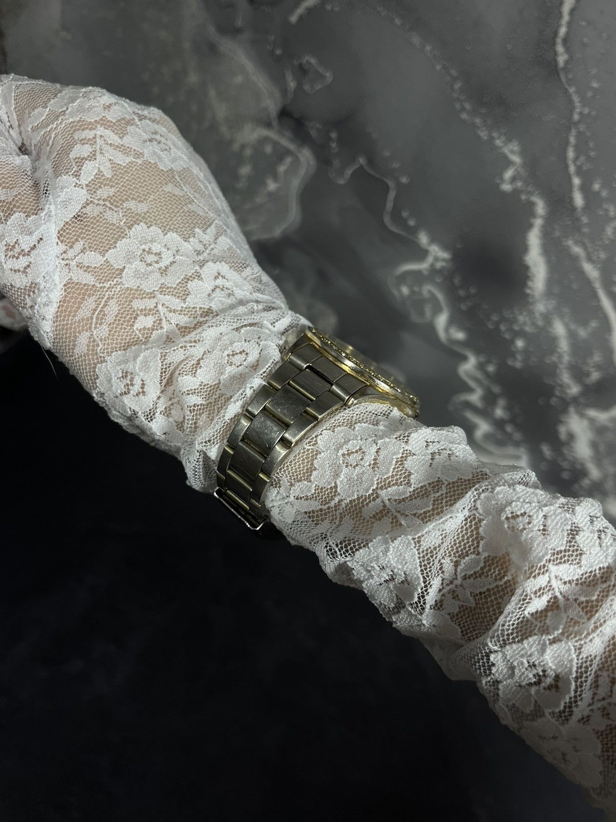 Hysteric Glamour Q&Q Gold-Tone Rhinestone Watch, Japan Quartz, Vintage Style Size ONE SIZE - 5 Thumbnail
