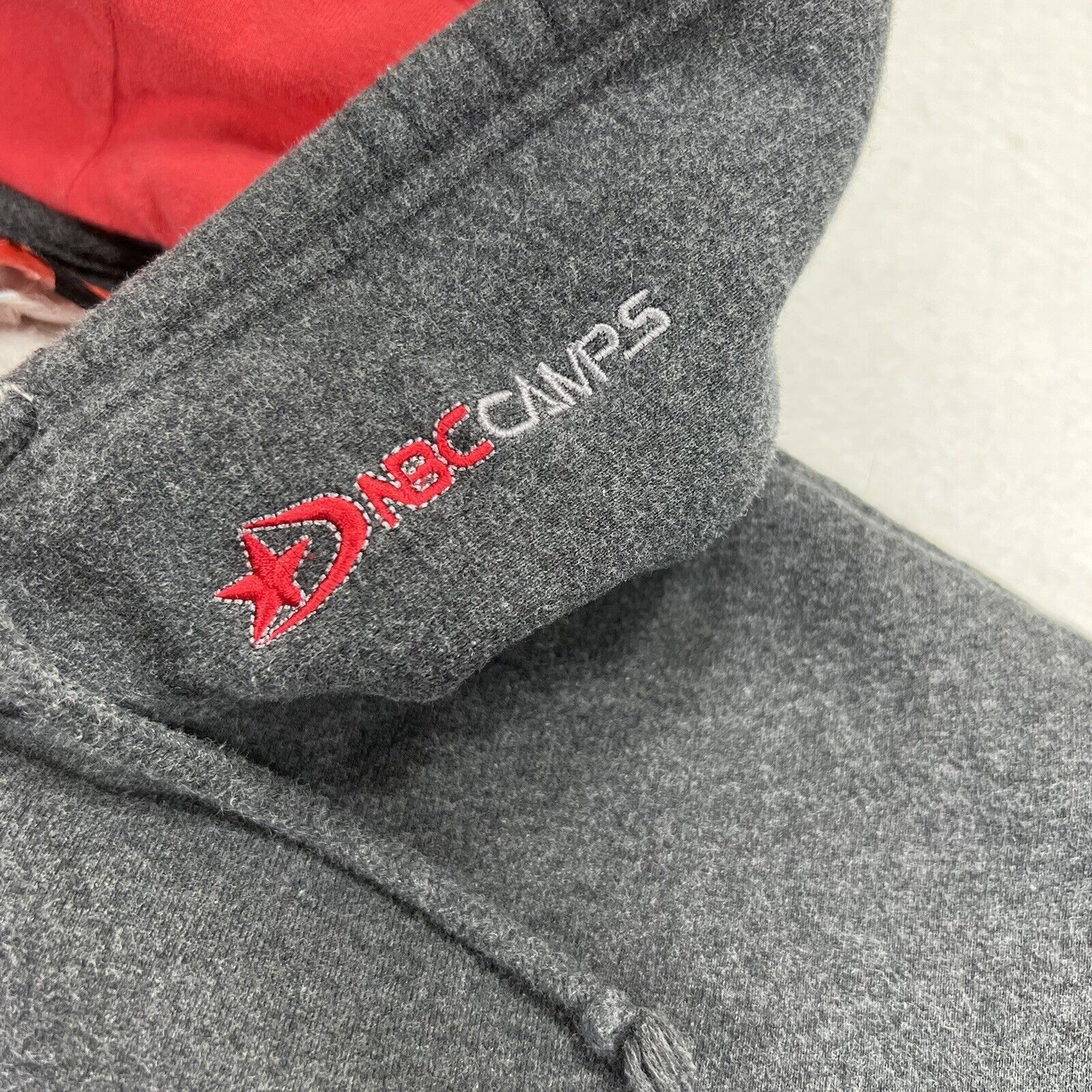 Vintage Vintage NBC Camps Basketball 2006 Gray Fleece Hoodie Size US M / EU 48-50 / 2 - 3 Thumbnail