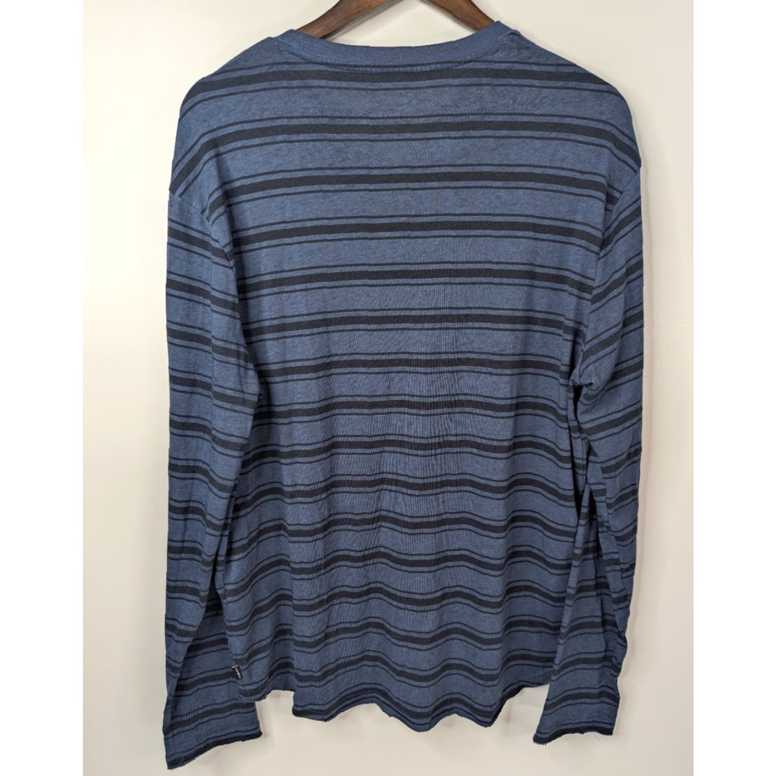 Lucky Brand Lucky Brand Shirt Mens Large Long Sleeve Burnout Blue Stripe Crew Neck Cotton Polyester Knit Chestnut? Size US L / EU 52-54 / 3 - 4 Thumbnail
