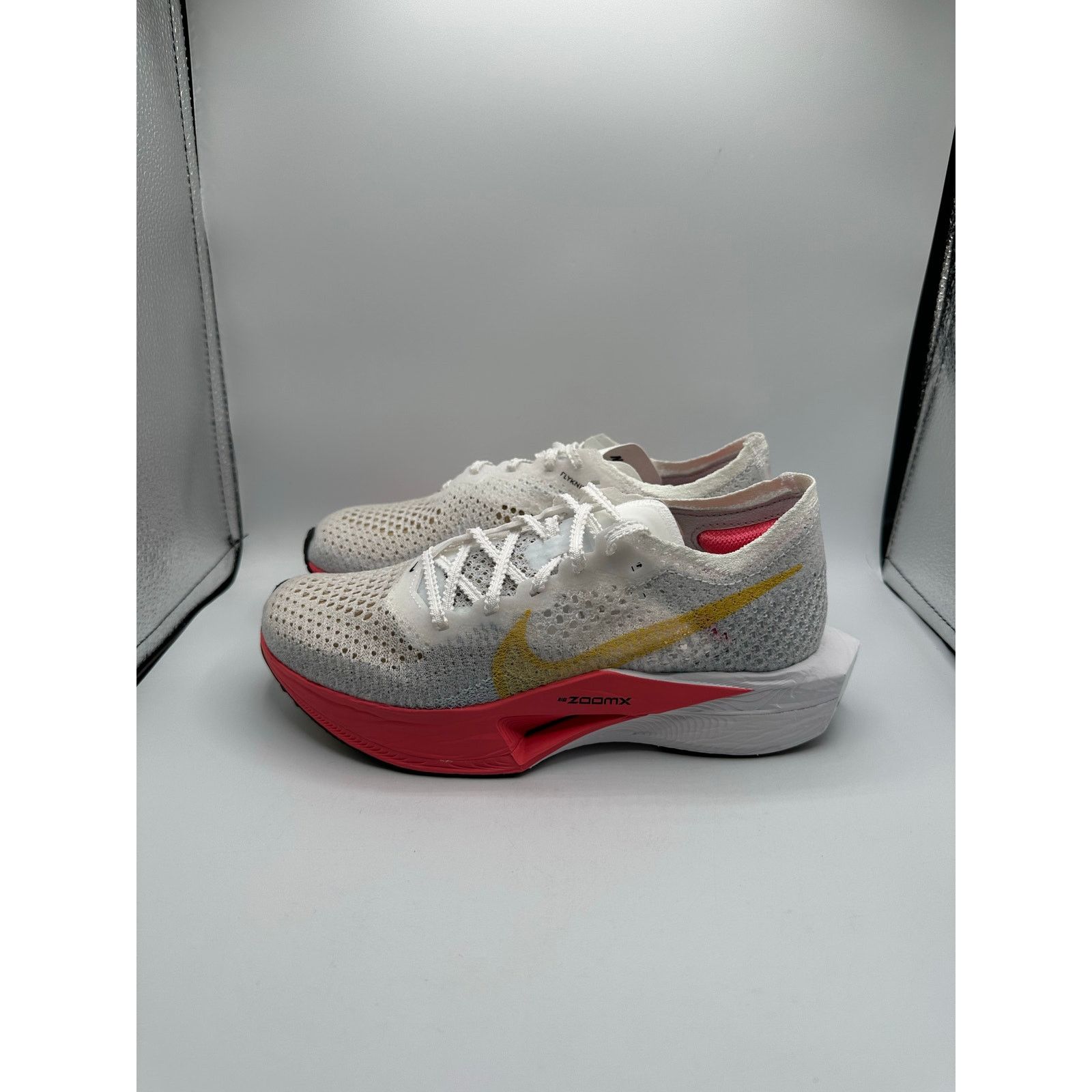 Nike Nike ZoomX VaporFly Next% 3 Wmns “White Sea Coral” size 6W Size US 6 / IT 36 - 3 Thumbnail