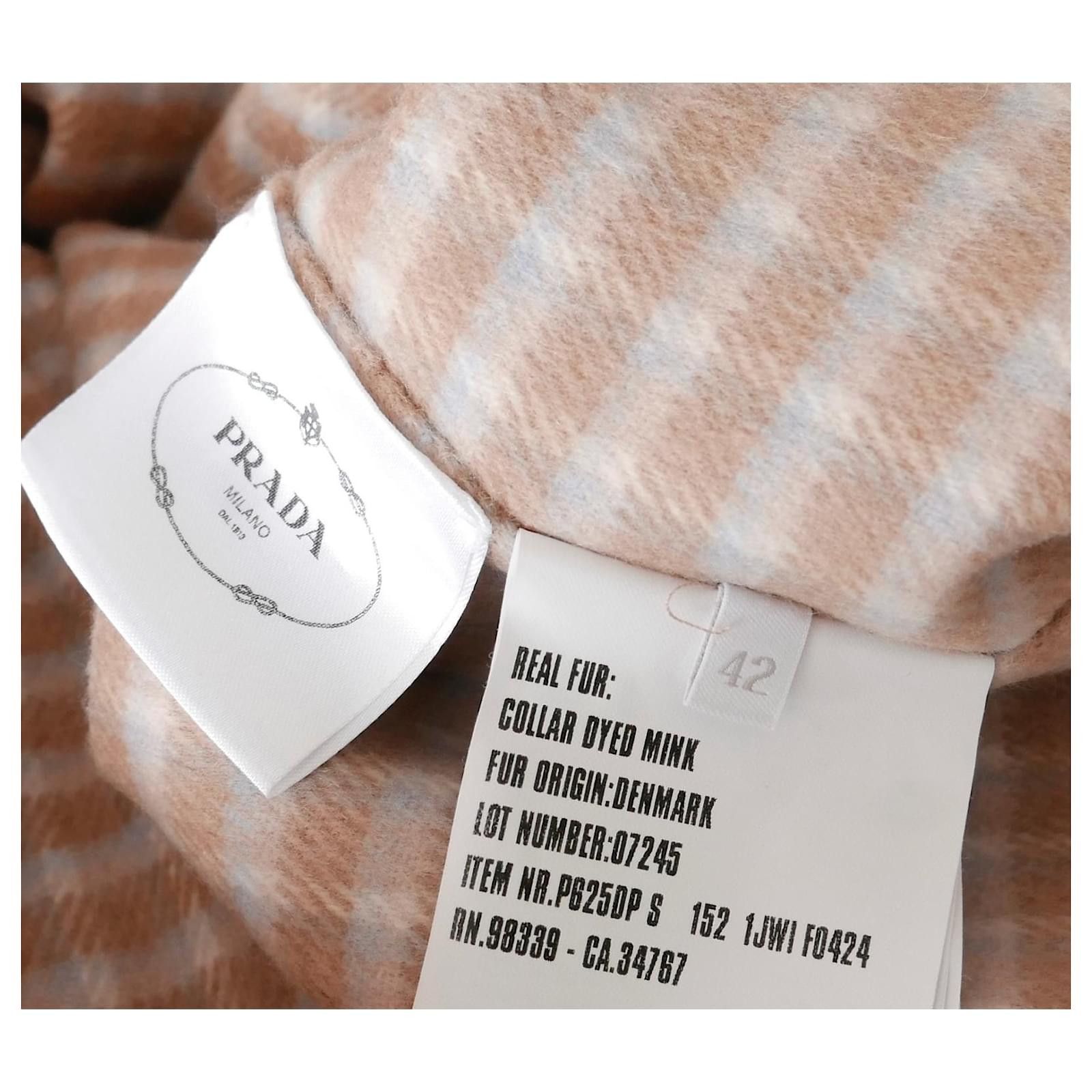 Prada Prada Fall 2015 Checked Wool Coat With Fur Collar Size M / US 6-8 / IT 42-44 - 8 Thumbnail