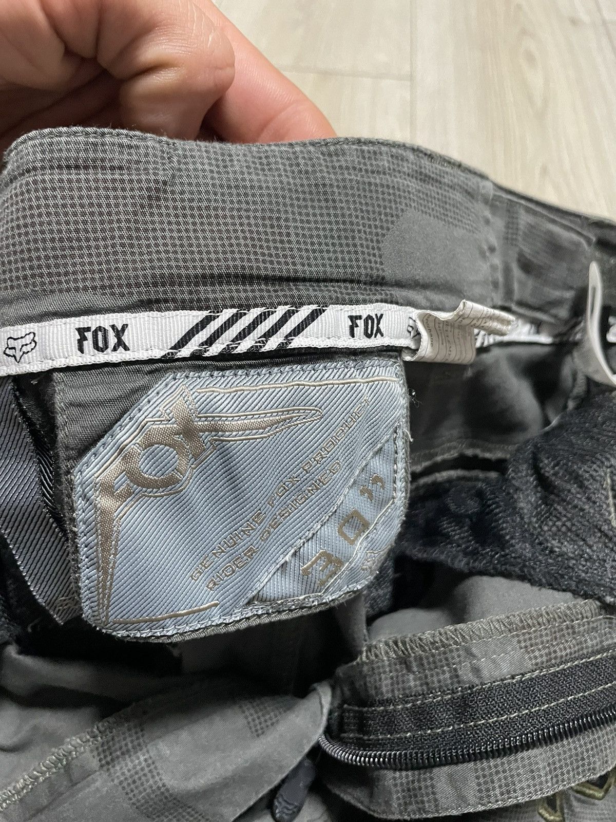 Fox Racing Crazy Baggy Fox MTB Camo Cargo Shorts Y2K Motocross Size US 30 / EU 46 - 13 Thumbnail