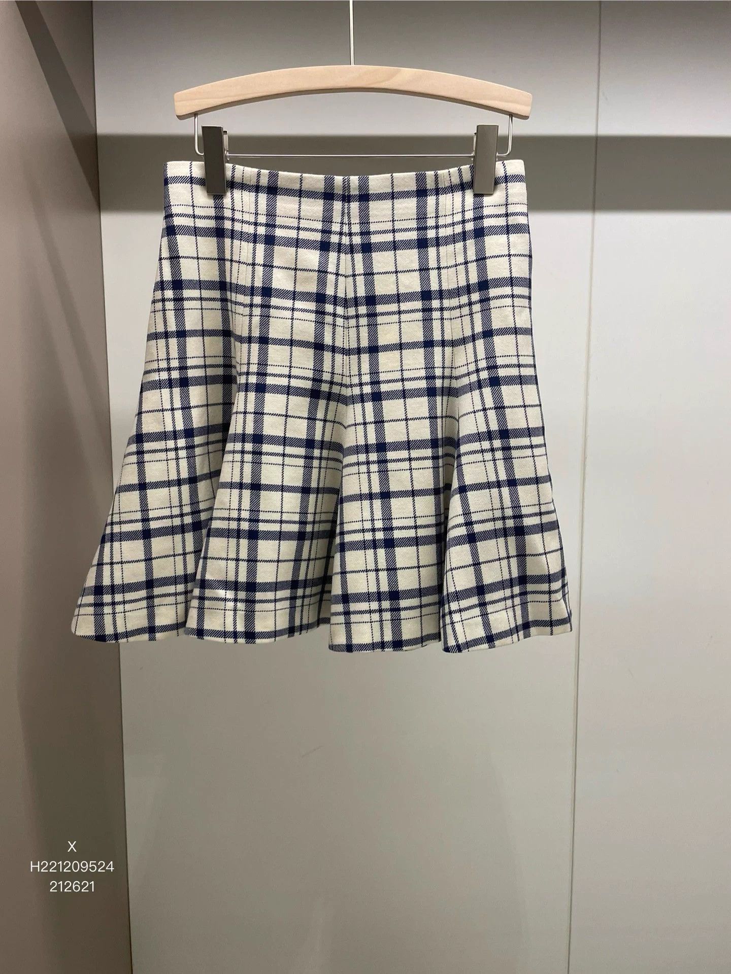 Other Christian Dior White Blue Plaid Wool Skirt F38 Size 27" / US 4 / IT 40 - 1 Thumbnail