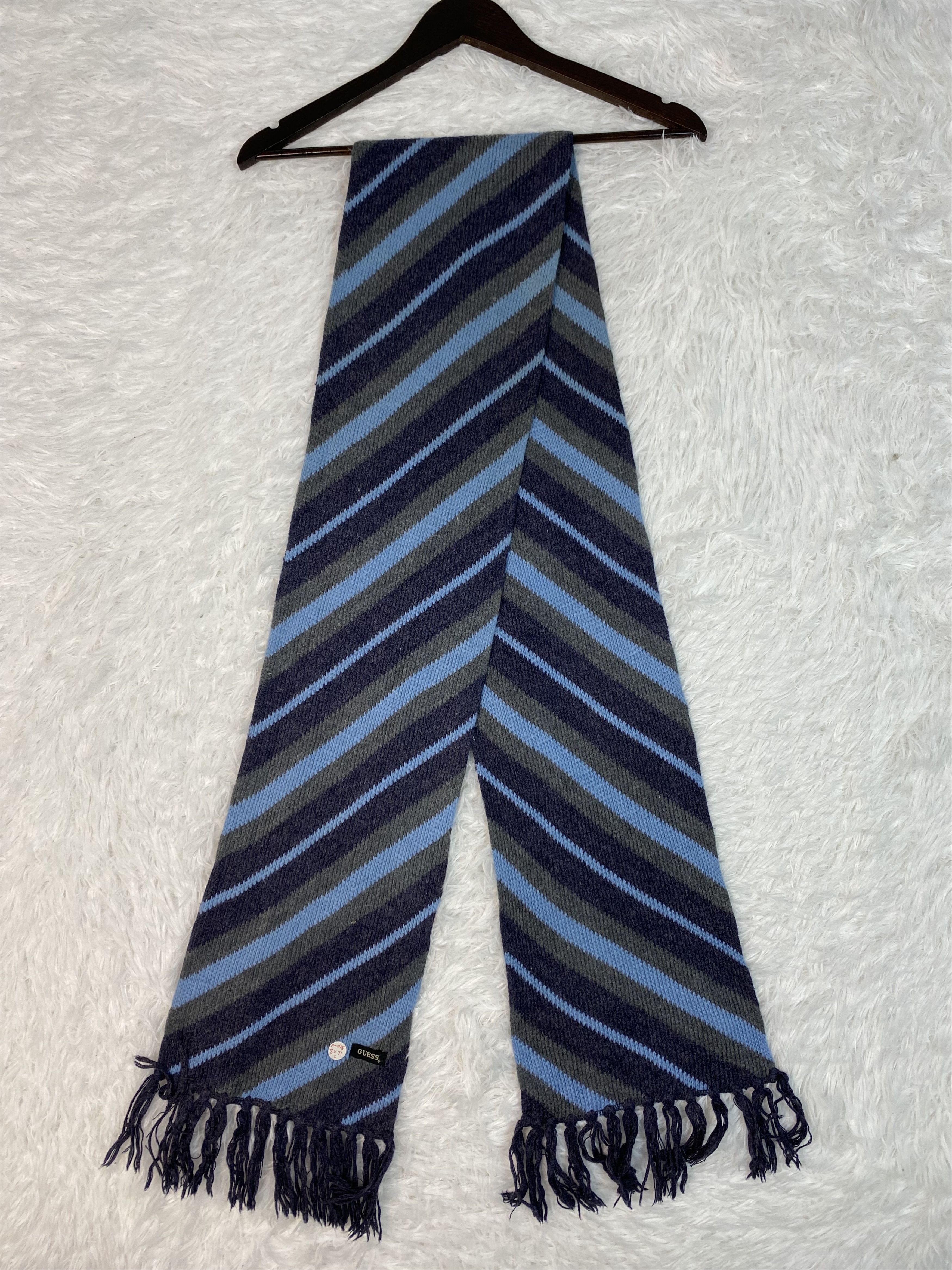 Guess Vintage Guess Scarf / Muffler Neckwear PM0175 Size ONE SIZE - 1 Thumbnail