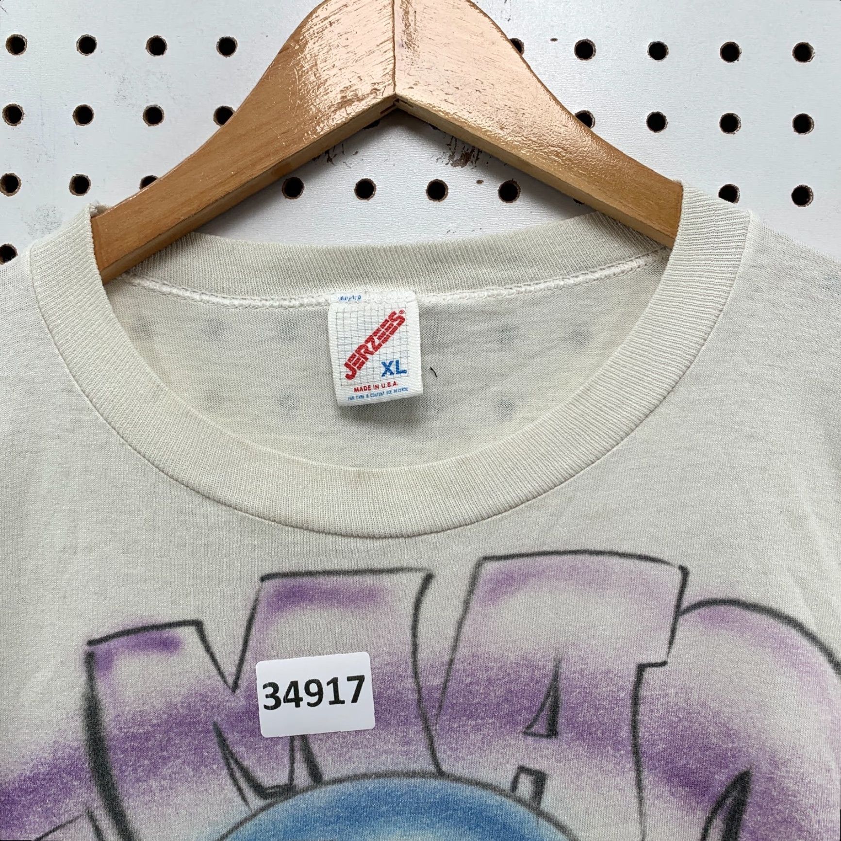 Vintage Vintage 90s Bulldog Air Brushed T-Shirt Men XL White Retro 90s Graphic Made USA Size US XL / EU 56 / 4 - 7 Thumbnail