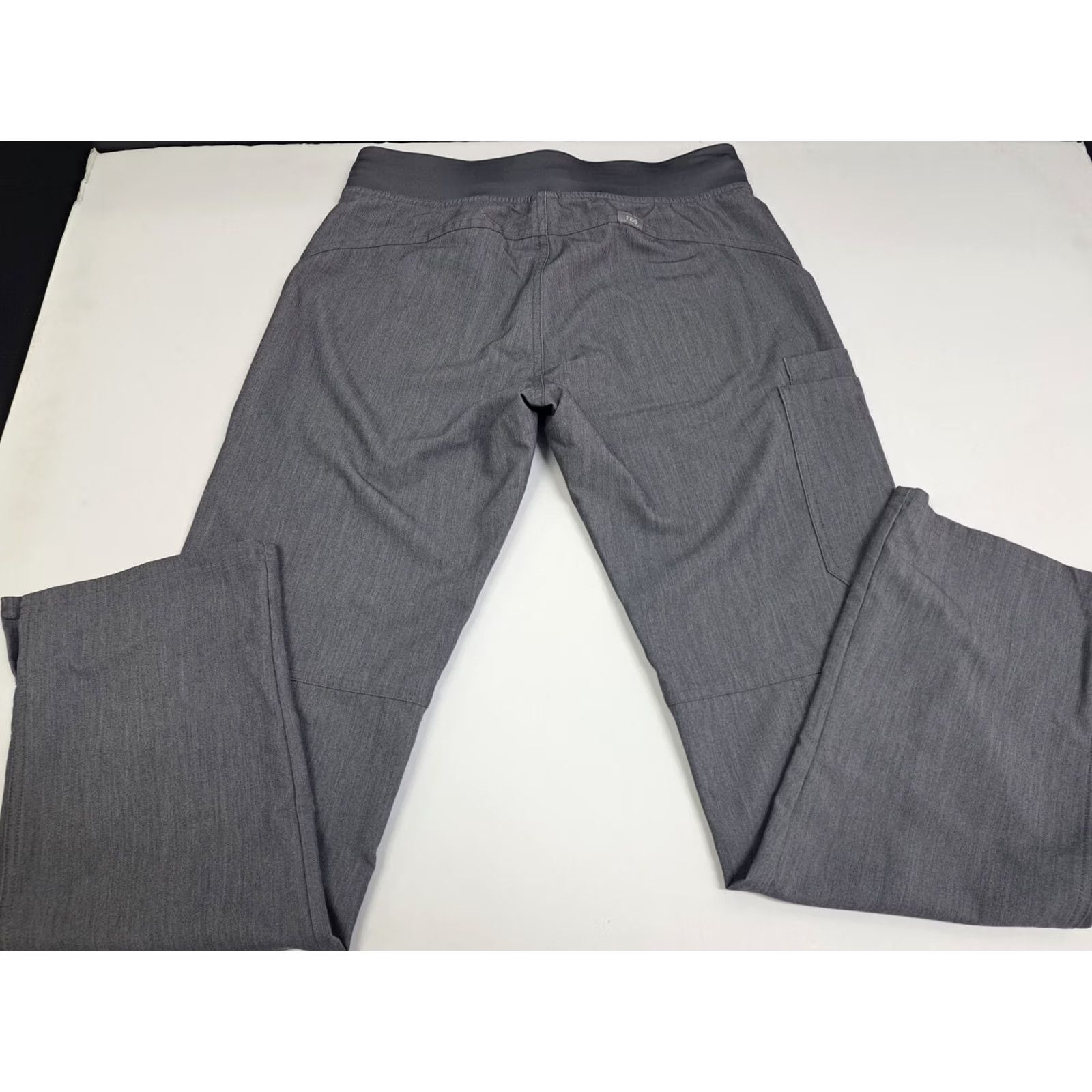 Vintage FIGS Womens T21004 Grey Cargo Scrub Pants Small 30" Inseam Womens Grey Cargo Scrub Pants Size 28" / US 6 / IT 42 - 3 Thumbnail