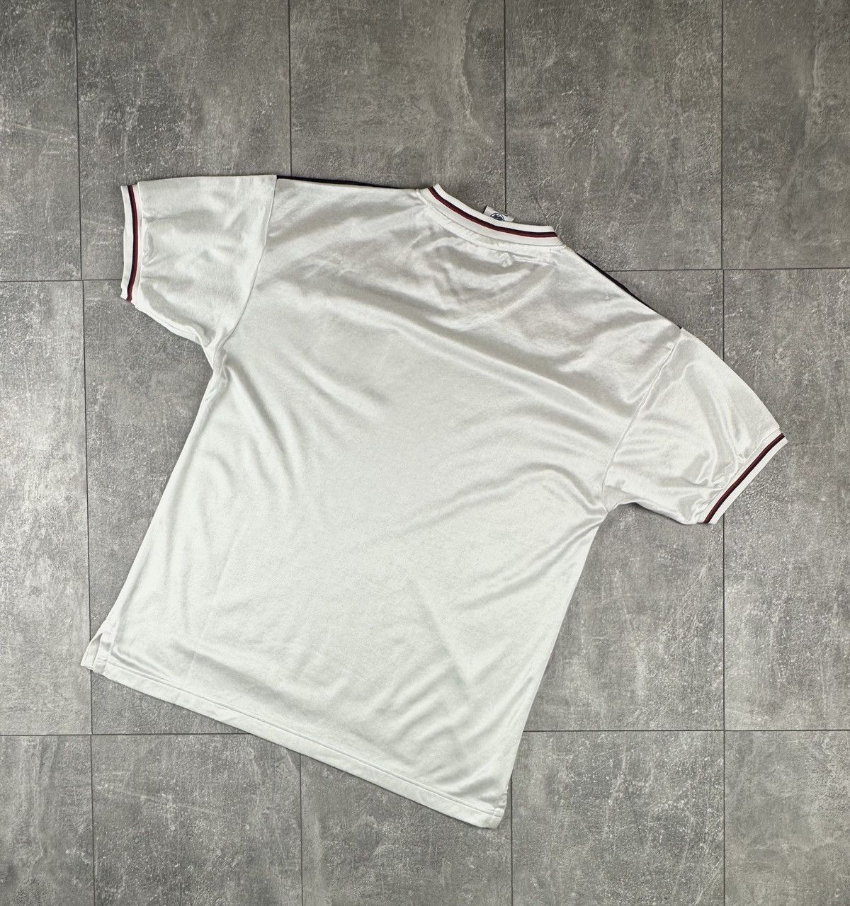 Other Score Draw England 80S Retro Replica Soccer Jersey Size US L / EU 52-54 / 3 - 10 Thumbnail