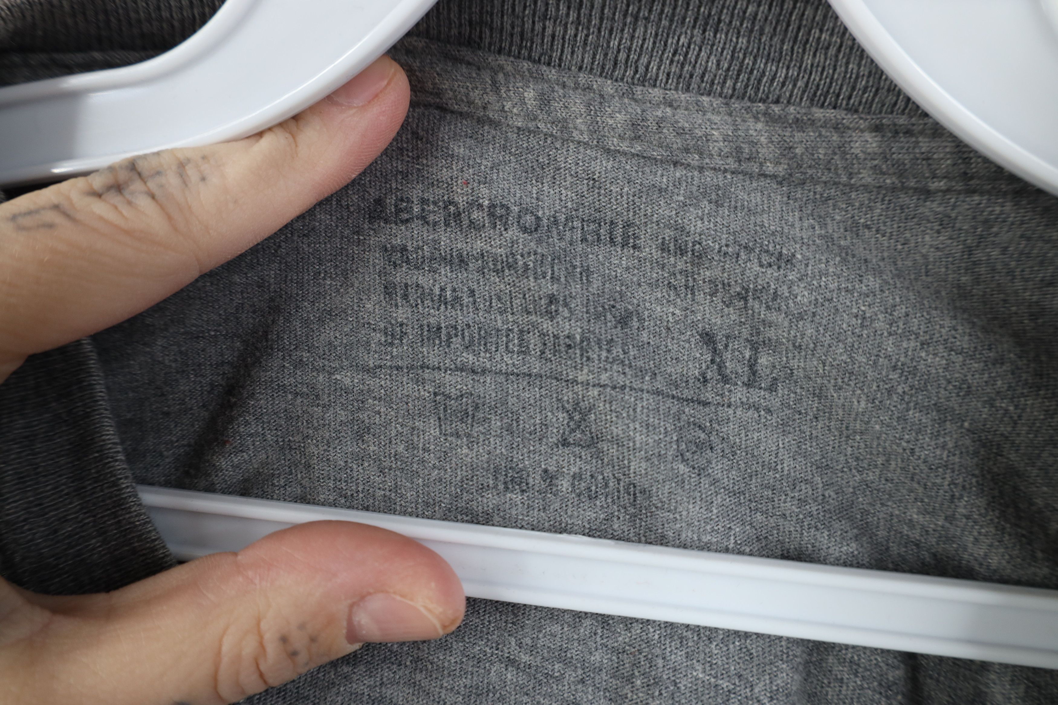 Abercrombie & Fitch Vintage Y2K Abercrombie & Fitch Dragon Long Sleeve T-Shirt Size US XL / EU 56 / 4 - 9 Thumbnail