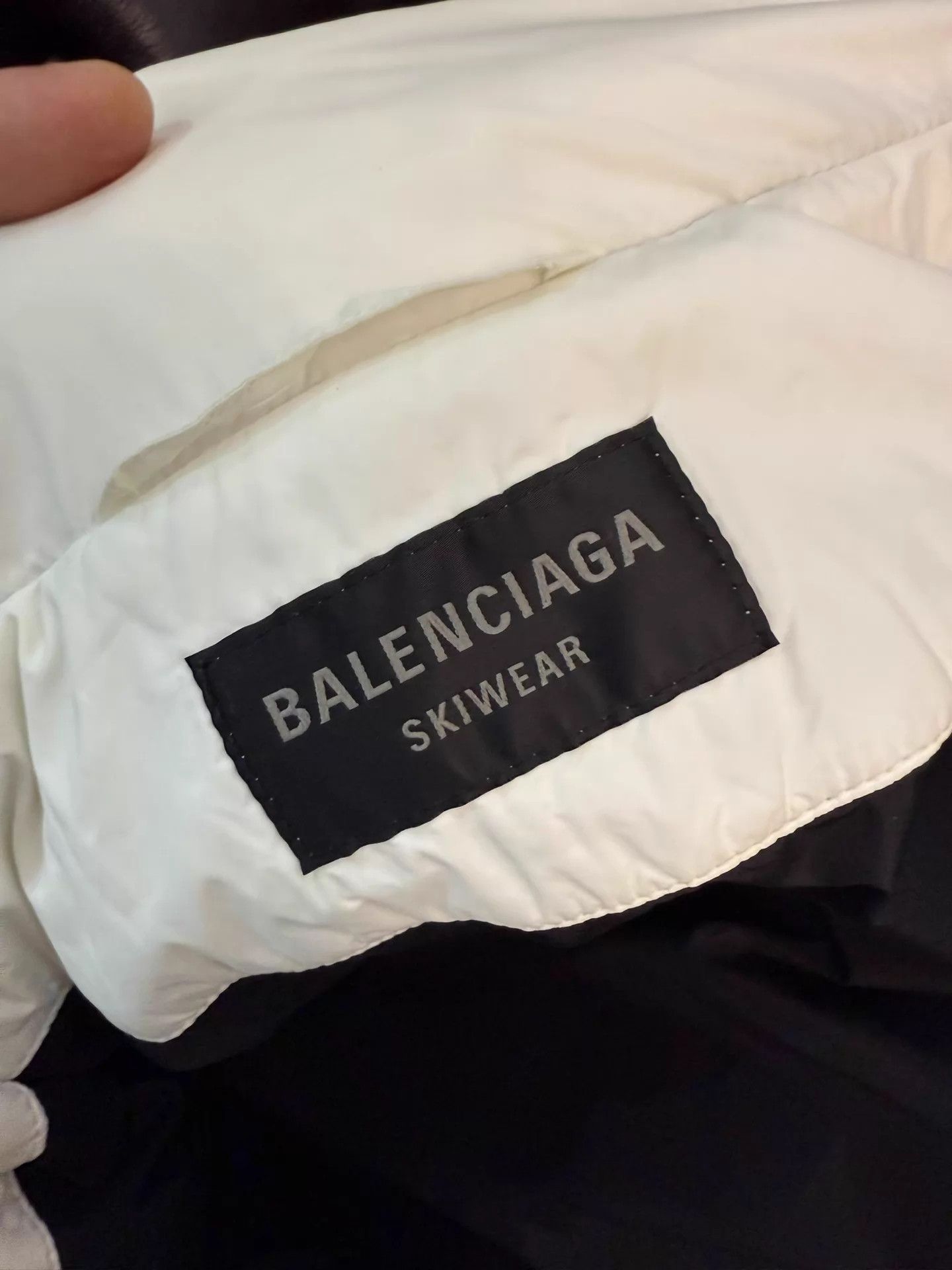 Balenciaga Balenciaga 3B Logo Oversized Ski Jacket Size 44 Size US S / EU 44-46 / 1 - 4 Thumbnail