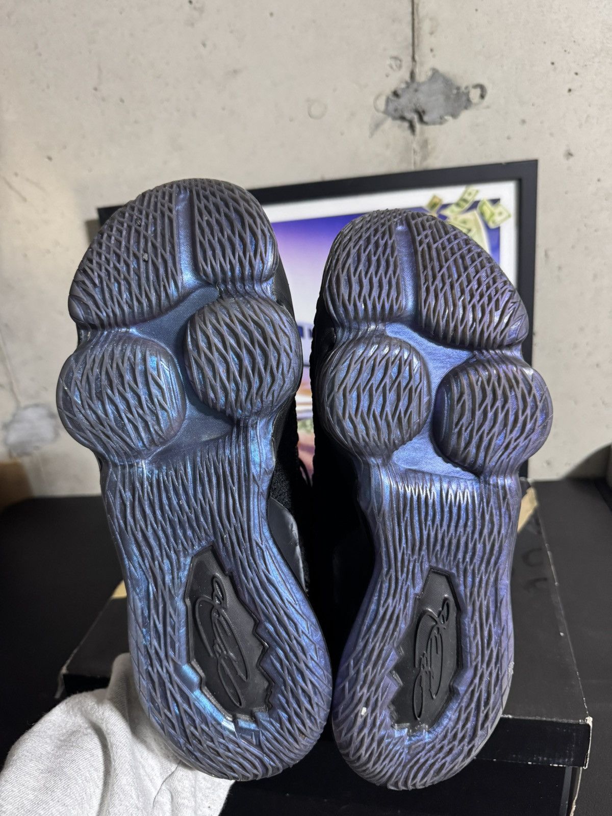 Nike Nike LeBron 17 - Global Currency Size US 12 / EU 45 - 6 Thumbnail