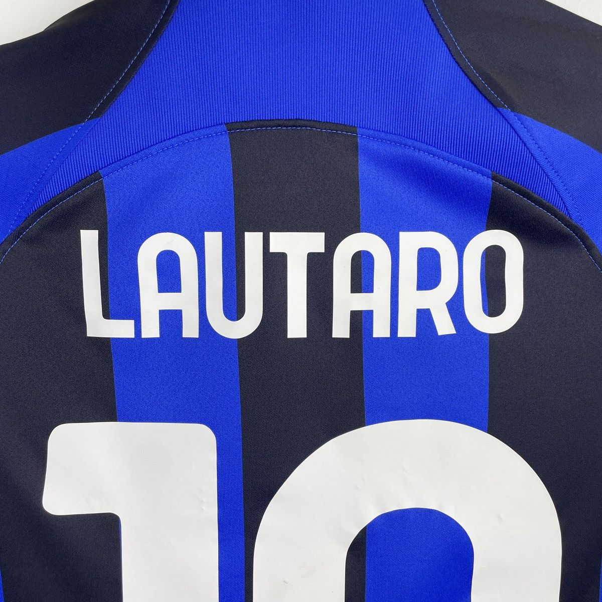 Nike Inter Milan Lautaro Martinez Home Jersey Women’s 2022/2023 Size S / US 4 / IT 40 - 9 Thumbnail