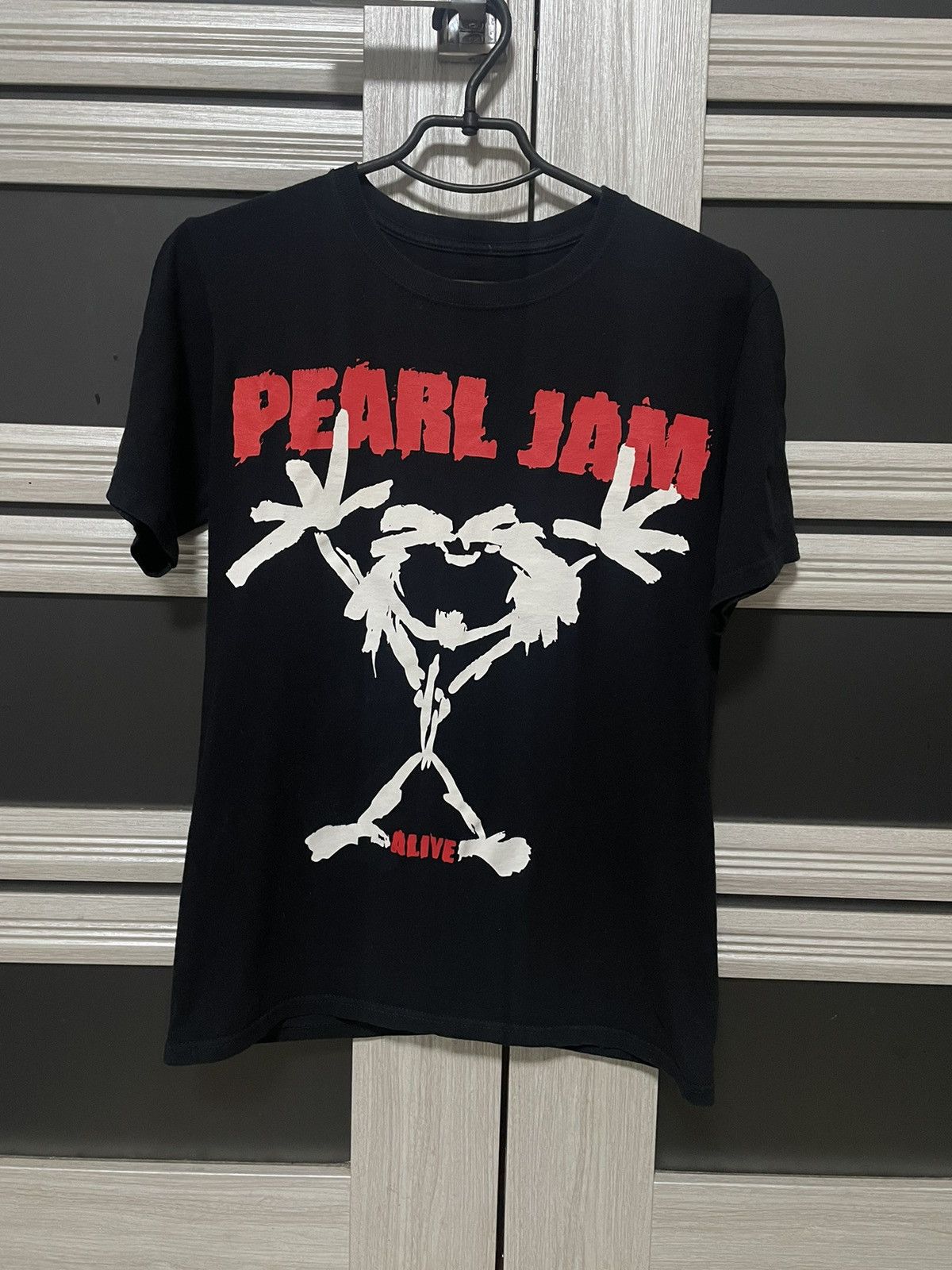 Band Tees Vintage Pearl Jam Alive Tour Promo Album Graphic Tee T Shirt Size US M / EU 48-50 / 2 - 1 Thumbnail