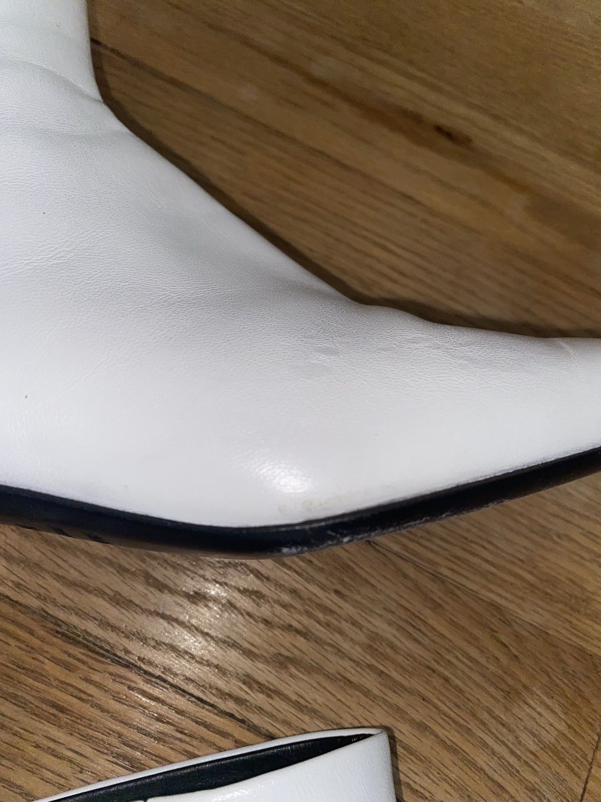 Balenciaga Authentic Balenciaga Typo BB White Leather Ankle Boots 38.5 Size US 8.5 / IT 38.5 - 9 Thumbnail