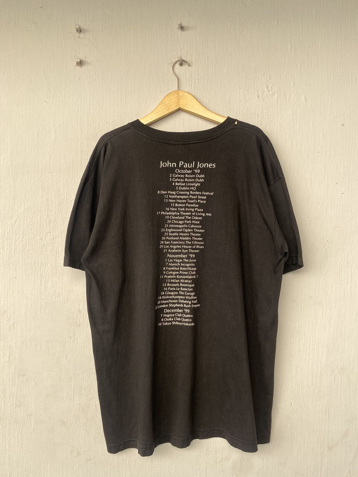 Band Tees VINTAGE JHON PAUL JONES 1999 TOUR Size US XL / EU 56 / 4 - 4 Thumbnail