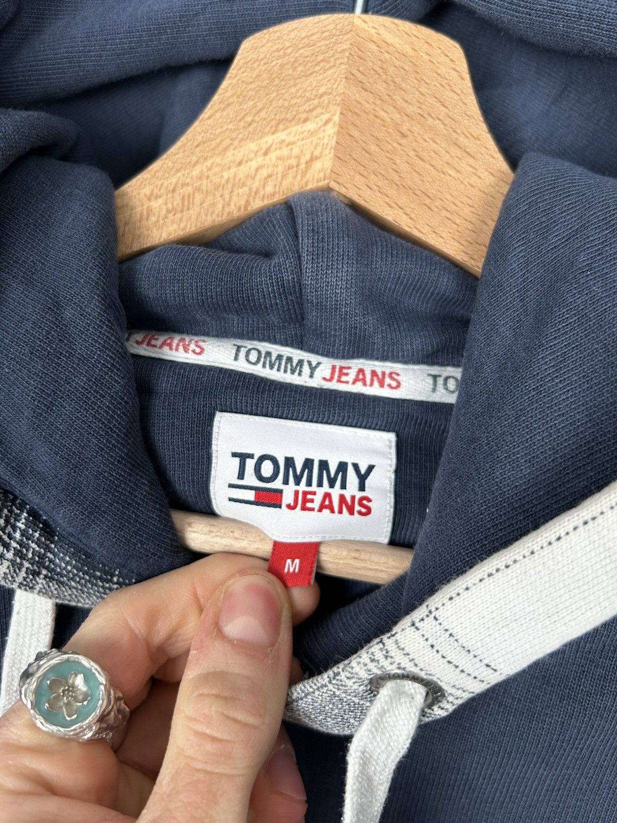 Tommy Hilfiger Vintage Tommy Hilfiger Boxy Fit Hoodie Streetwear Baggy y2k Size US M / EU 48-50 / 2 - 6 Thumbnail