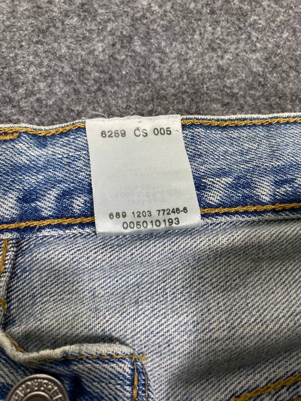Levi's vintage levis 501 lightwash distressed denim nice design Size US 35 - 14 Thumbnail