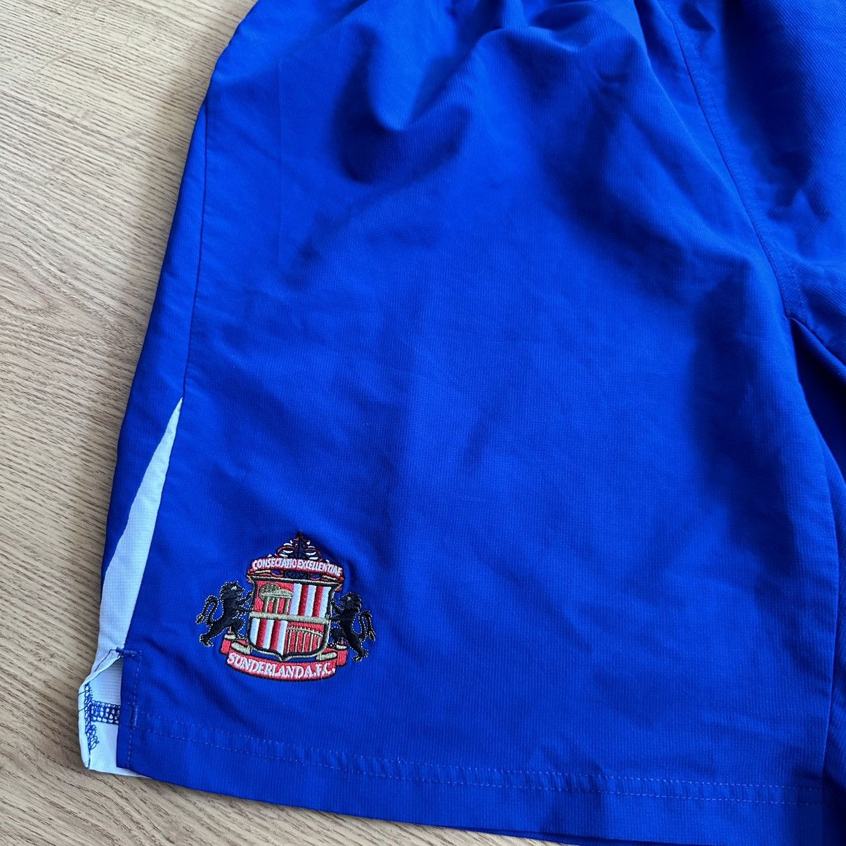 Umbro Vintage Umbro Sunderland FC soccer shorts Size US 35 - 2 Thumbnail
