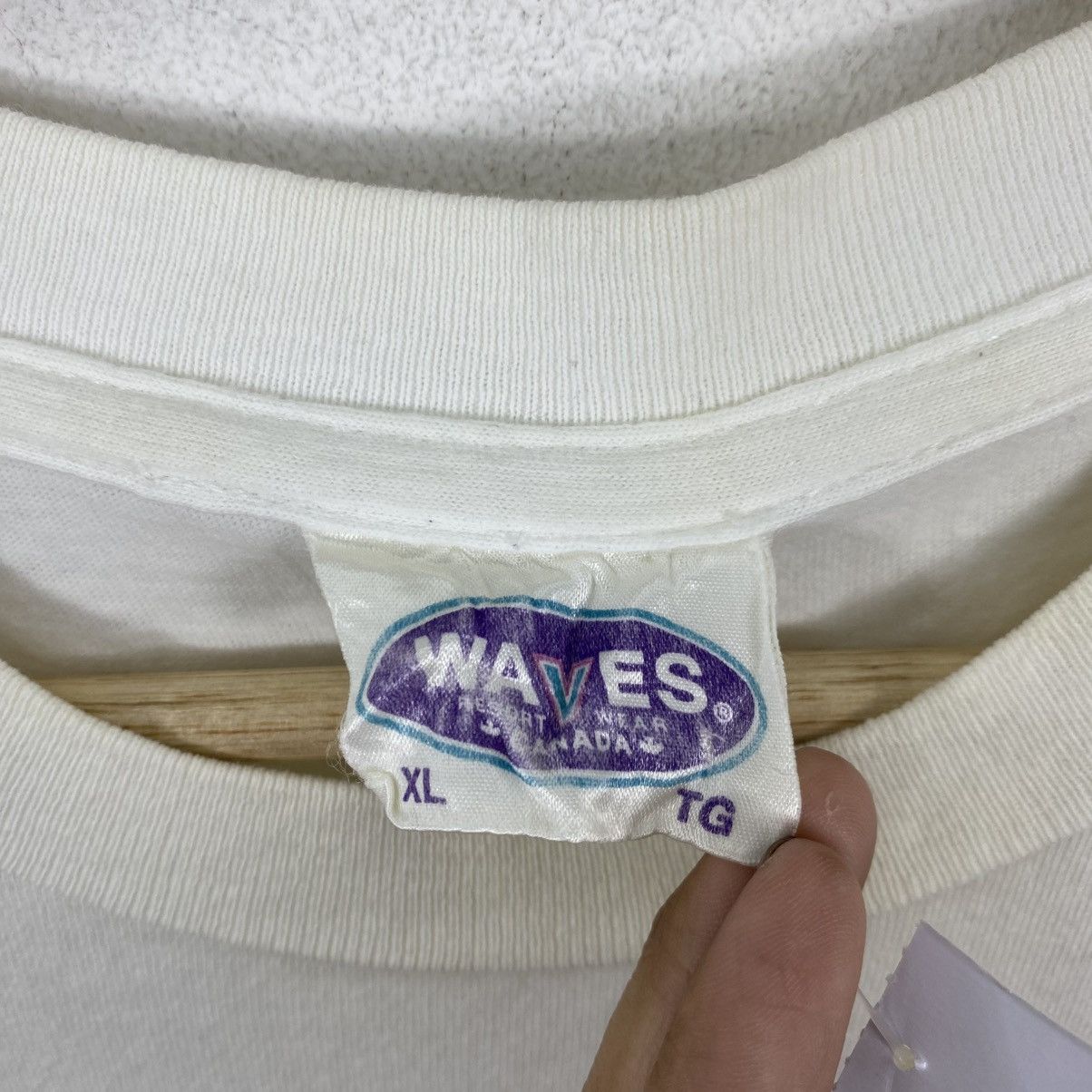 Vintage Vintage 90s Waves Canada Maple Leaf T-Shirt XL Single Stitch Size US XL / EU 56 / 4 - 4 Thumbnail