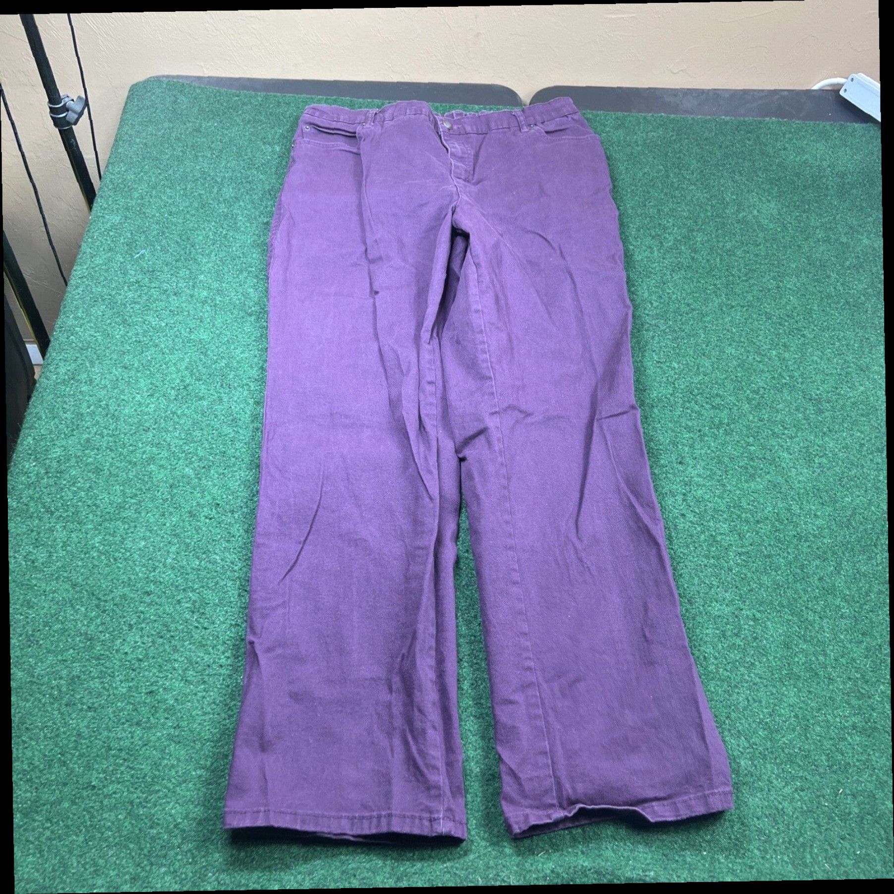 Gloria Vanderbilt Gloria Vanderbilt Women's Size 16W Purple Pants 32" Waist Size 38" / US 16 / IT 52 - 1 Thumbnail