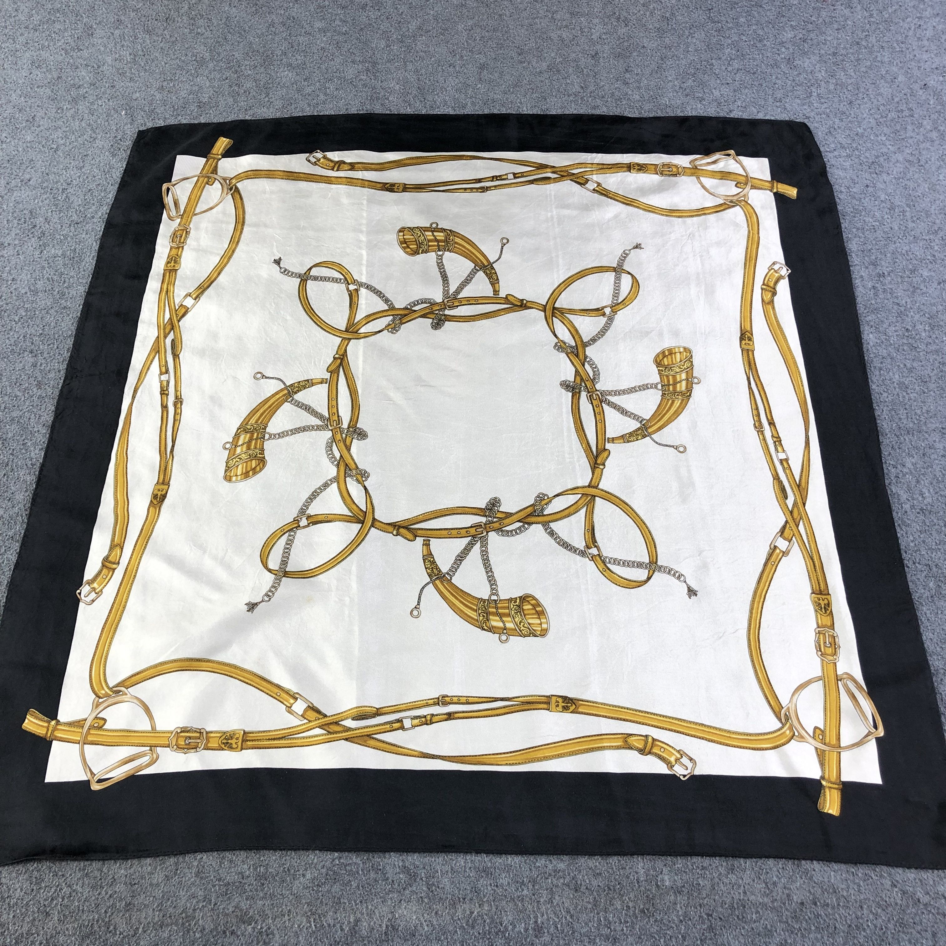 Japanese Brand Luxury Design Silk Scarf M516 Size ONE SIZE - 1 Thumbnail