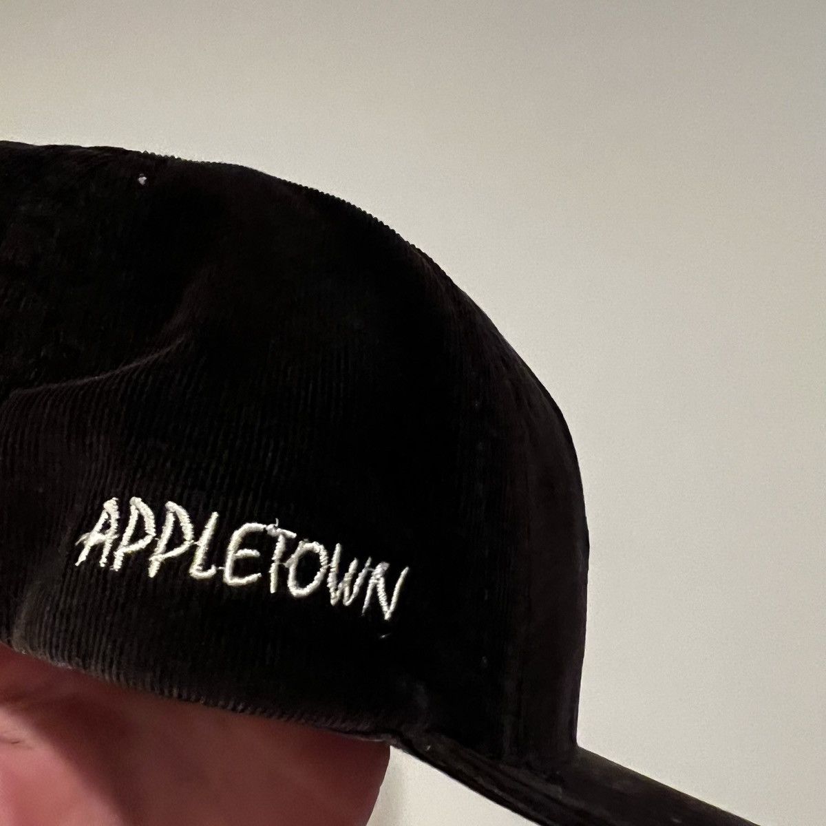 Supreme Supreme AppleTown Snapback Hat corduroy Size ONE SIZE - 21 Thumbnail