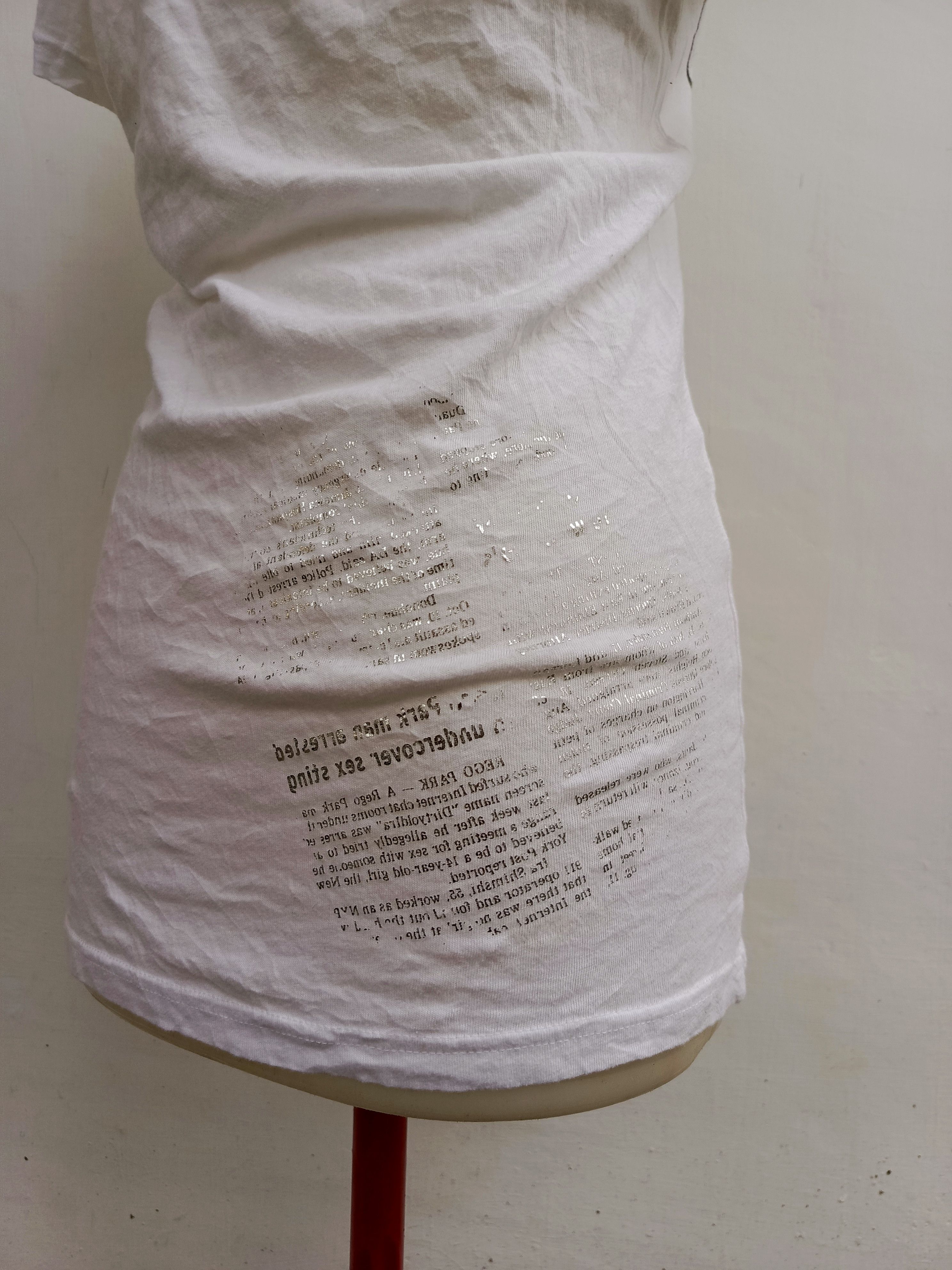 Japanese Brand Ademis White Graphic T-Shirt Perfume Print Size M / US 6-8 / IT 42-44 - 5 Thumbnail