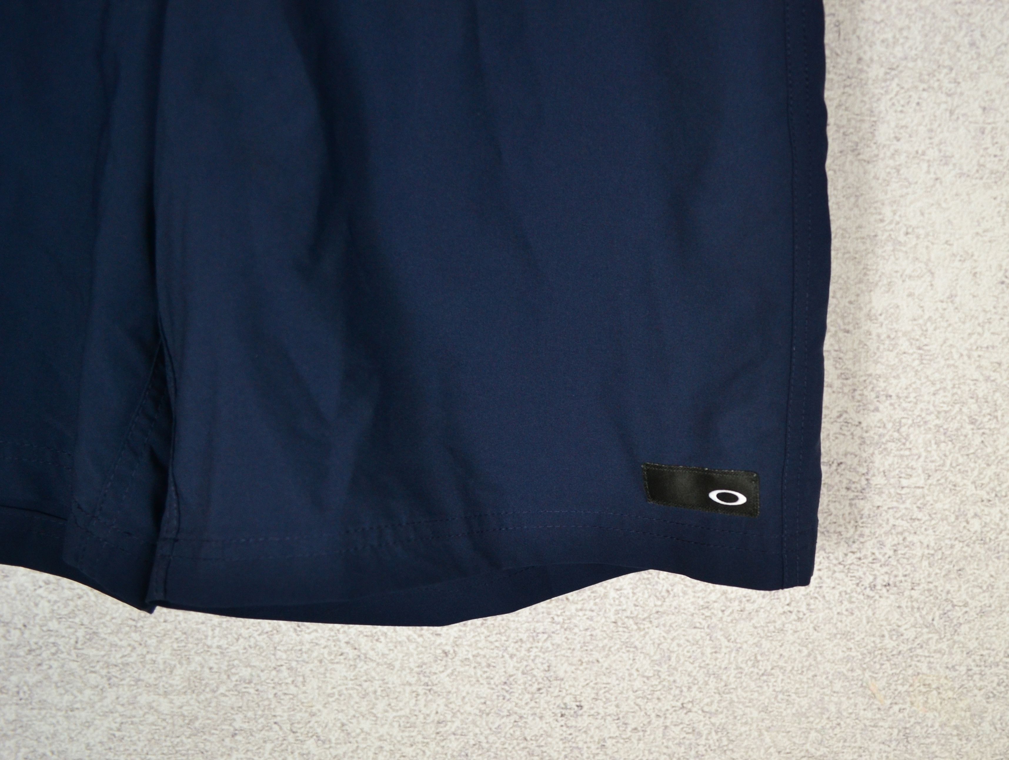 Oakley Vintage Oakley Swimming Y2k Small Logo Shorts Size US 32 / EU 48 - 2 Thumbnail