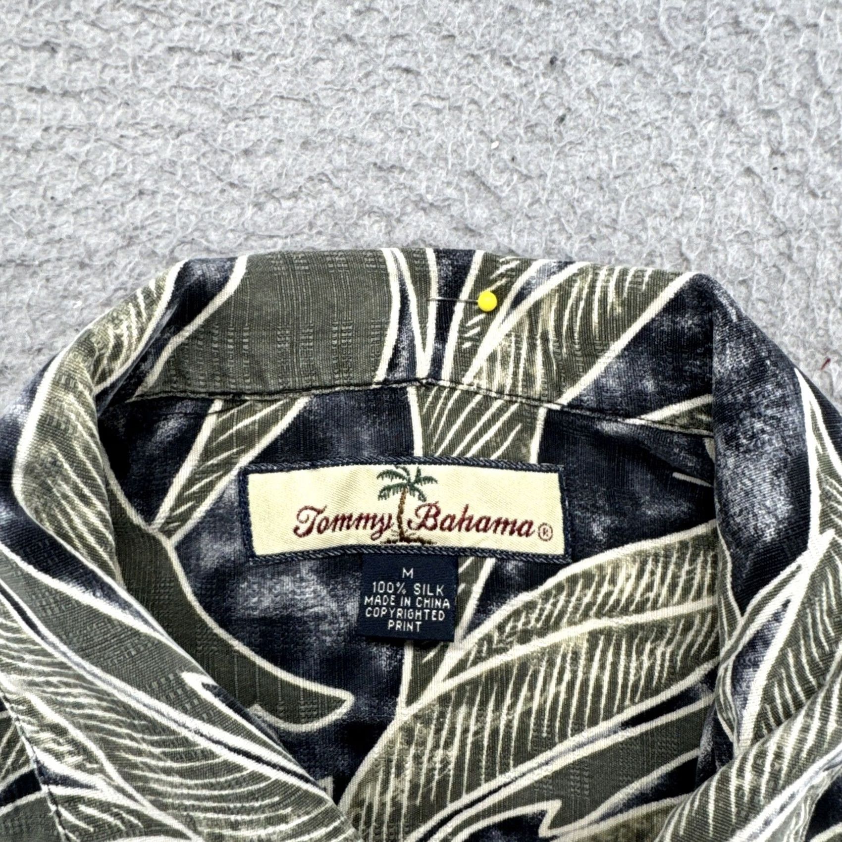 Tommy Bahama Tommy Bahama Shirt Button-Up Hawaiian 100% Silk Short Sleeve Size M Multicolor Floral Pattern Mens Regular Collared Shirt Size US M / EU 48-50 / 2 - 2 Thumbnail