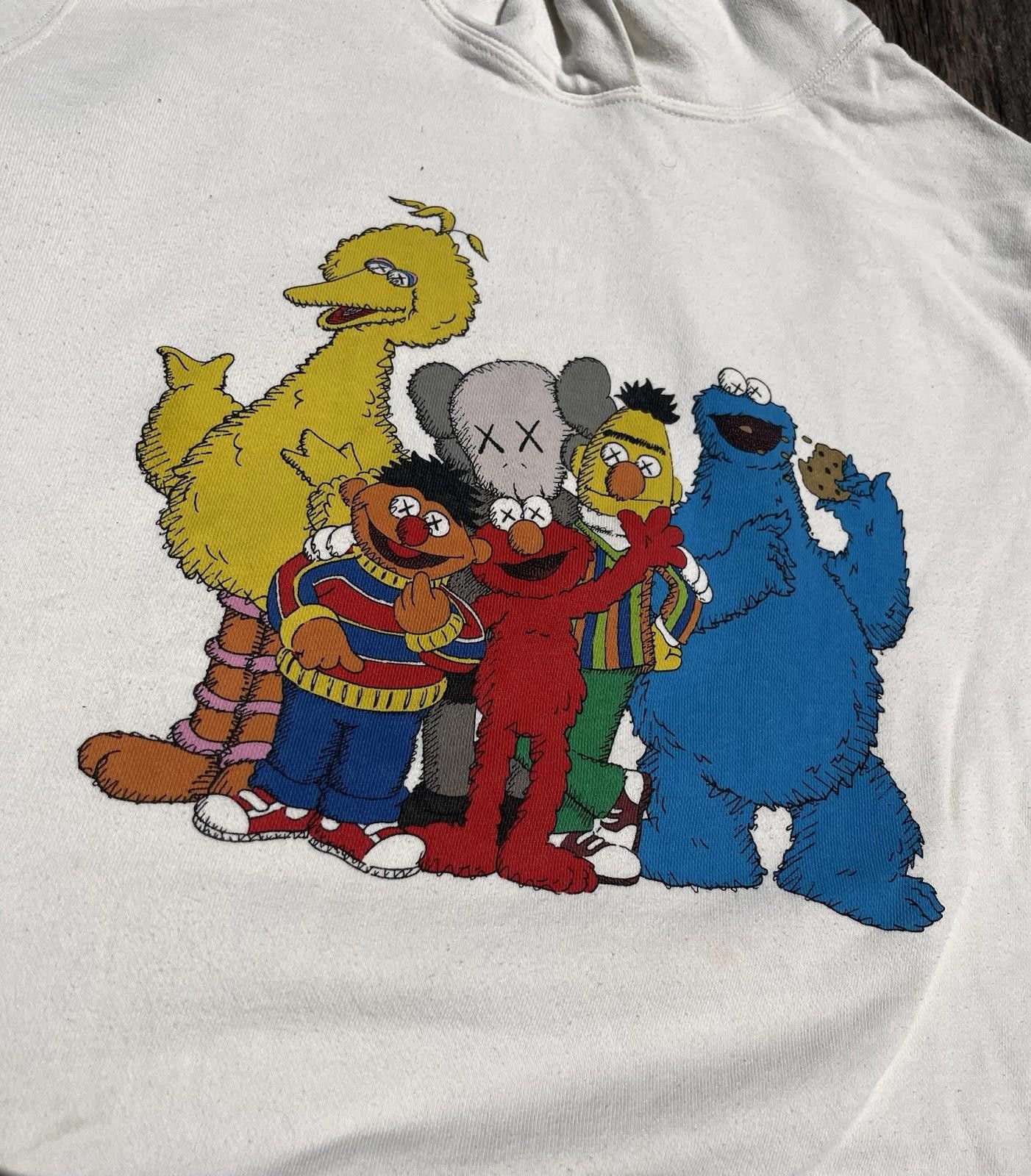 Kaws × Uniqlo Kaws Sesame Street Uniqlo Hoodie!!! Hypebeast Elmo 🤑 Size US M / EU 48-50 / 2 - 2 Thumbnail
