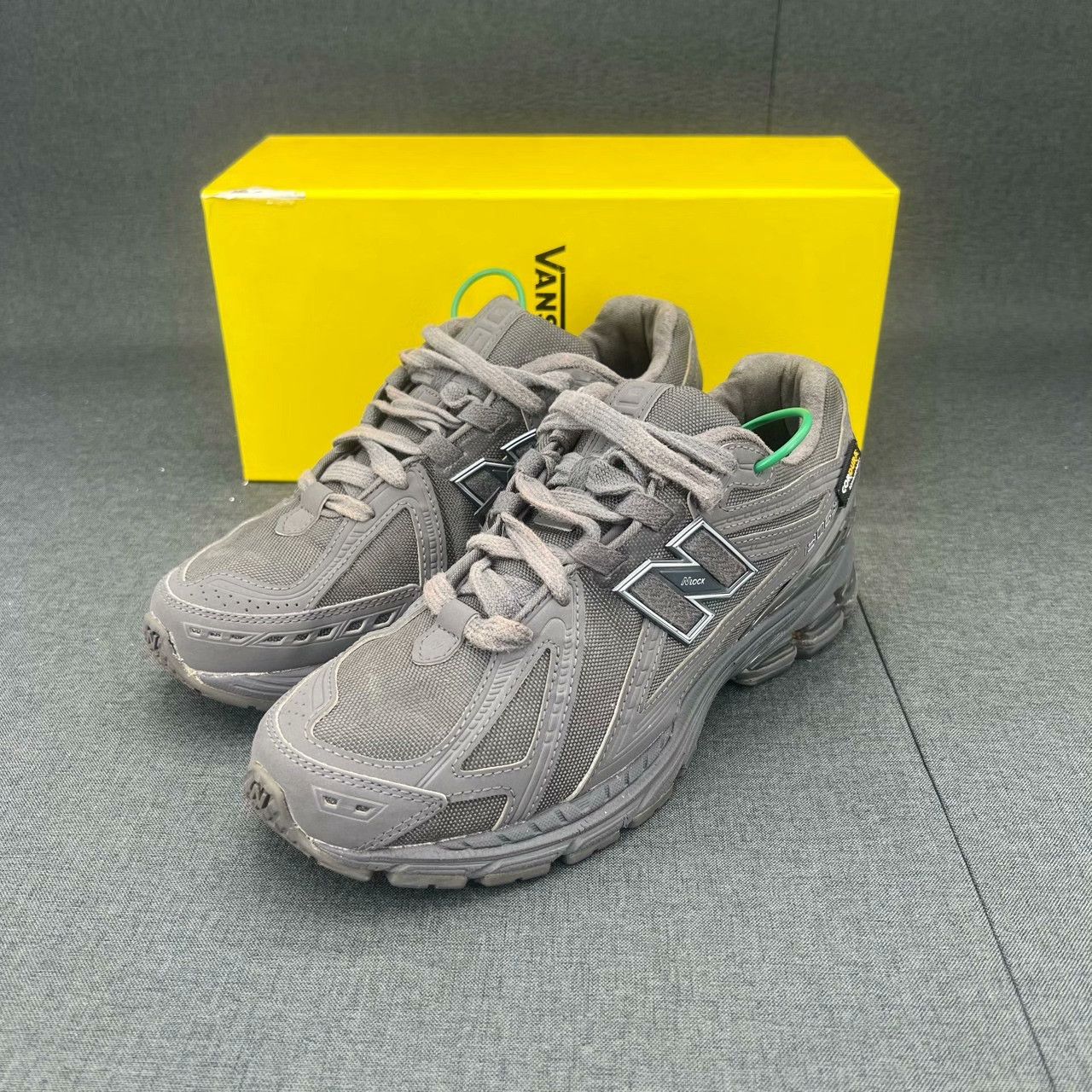 New Balance New Balance Black Lowtop Sneakers 40 Men Size US 7.5 / EU 40-41 - 1 Thumbnail