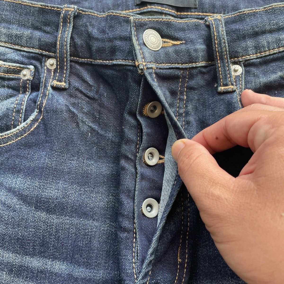 Japanese Brand × Jean W31 Vintage Japanese Dark Blue Distressed Jeans Denim Pants Size US 31 - 6 Thumbnail