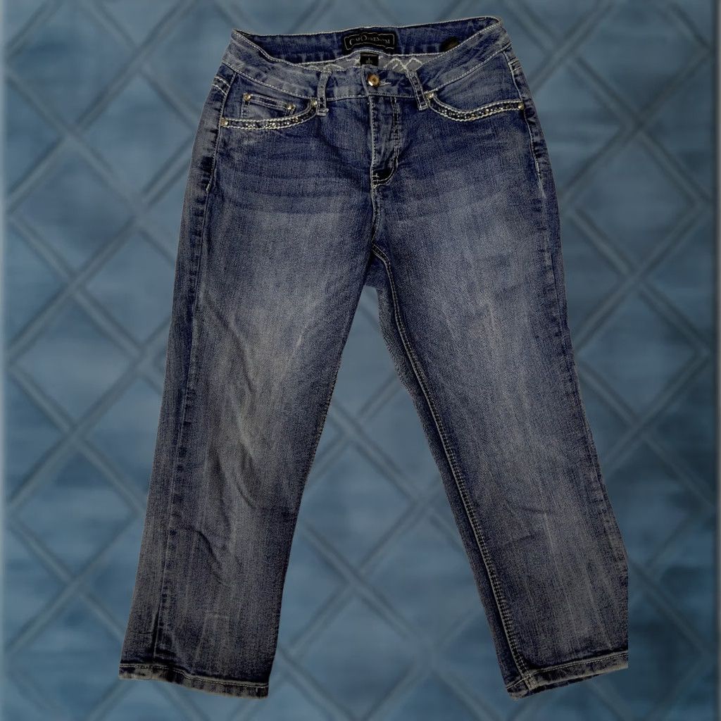 Vintage Cato Premium Contemporary Jeans Capri Crop 6 Blue Thick Stitch Flap Pocket Whiskered Embroidered Back Pocket Womens Jeans Capris Size 28" / US 6 / IT 42 - 1 Thumbnail