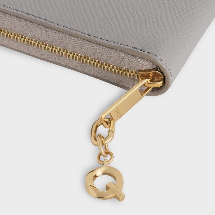 Celine o1w1db10526 49H046 Size : OS / Charm in Gold Size ONE SIZE - 3 Thumbnail