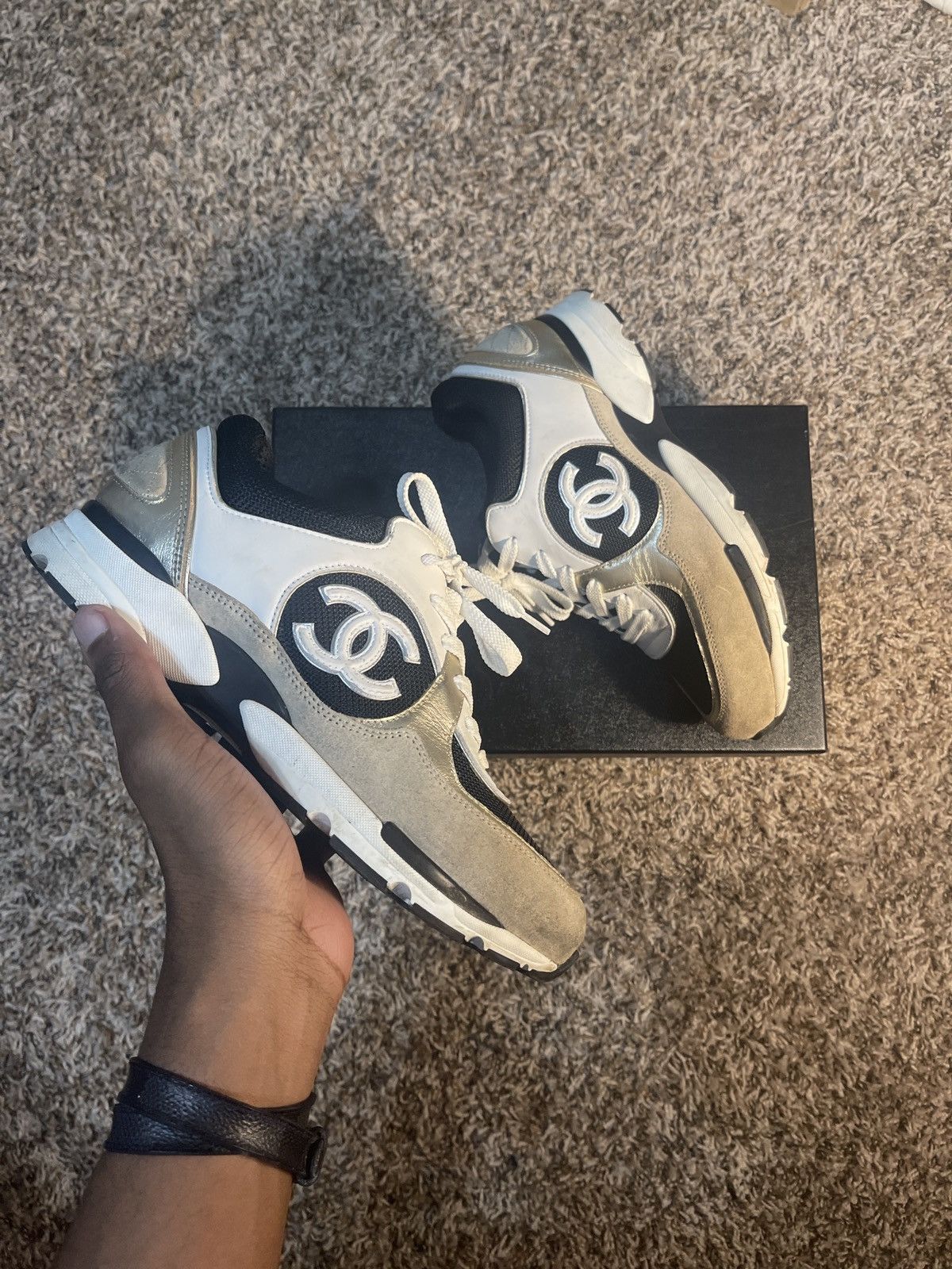 Chanel Chanel White/Gold Low Top Sneakers Size US 7 / EU 40 - 1 Thumbnail