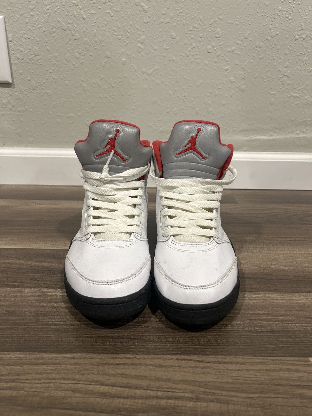 Jordan Brand × Nike Jordan V Fire Red “Silver Tongue” Size US 8 / EU 41 - 3 Thumbnail